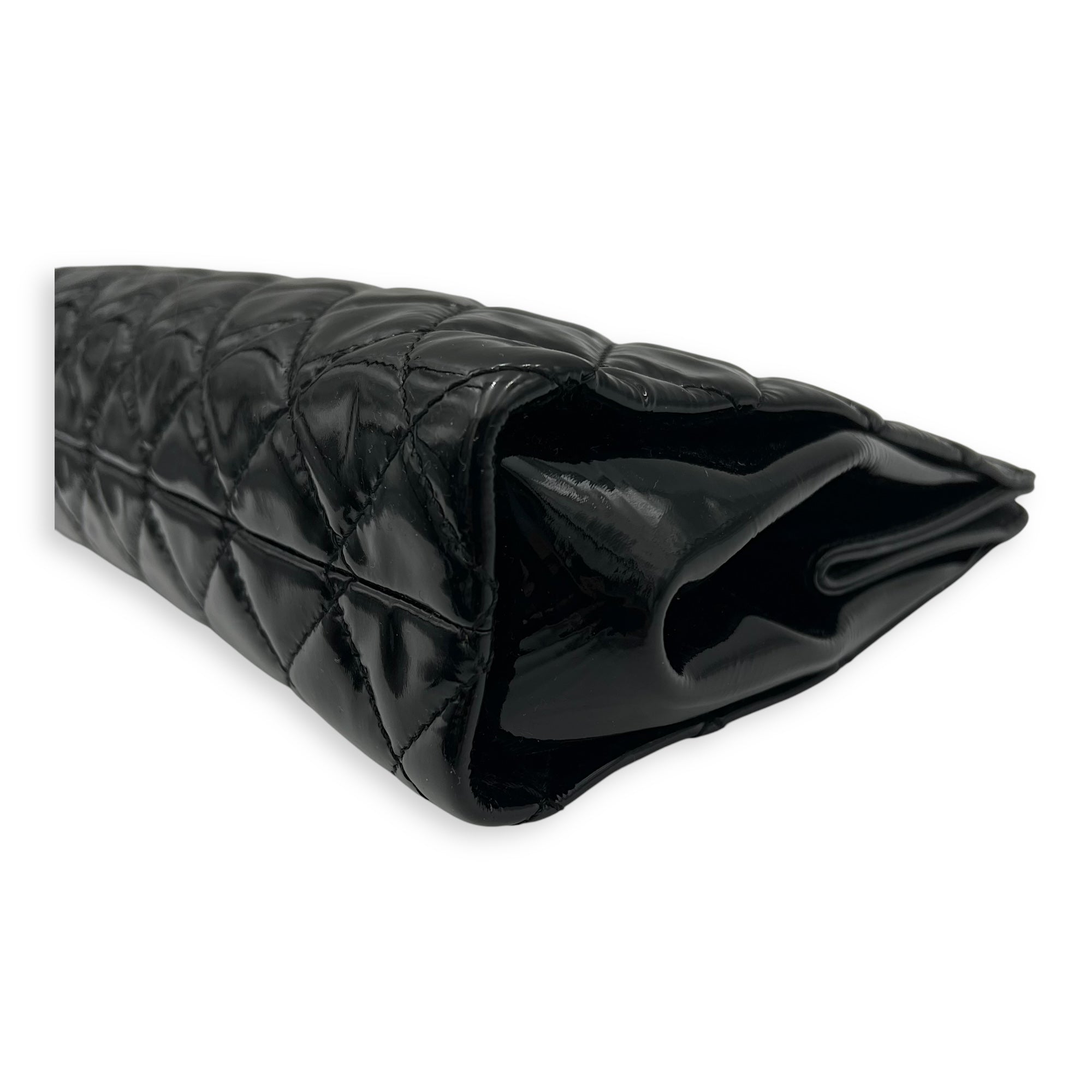 Chanel CC Quilted Black Clutch in Patent Leather, Silver hardware_10