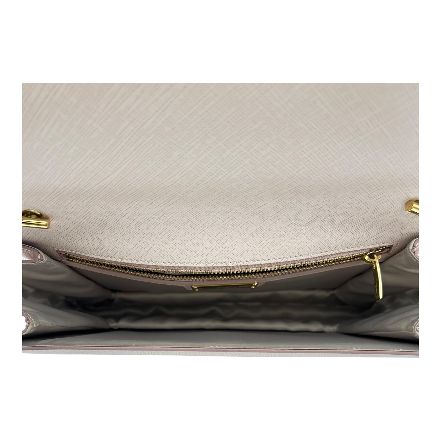 Salvatore Ferragamo Vara Bow Shoulder Bag Pink in Calfskin, Gold hardware_6