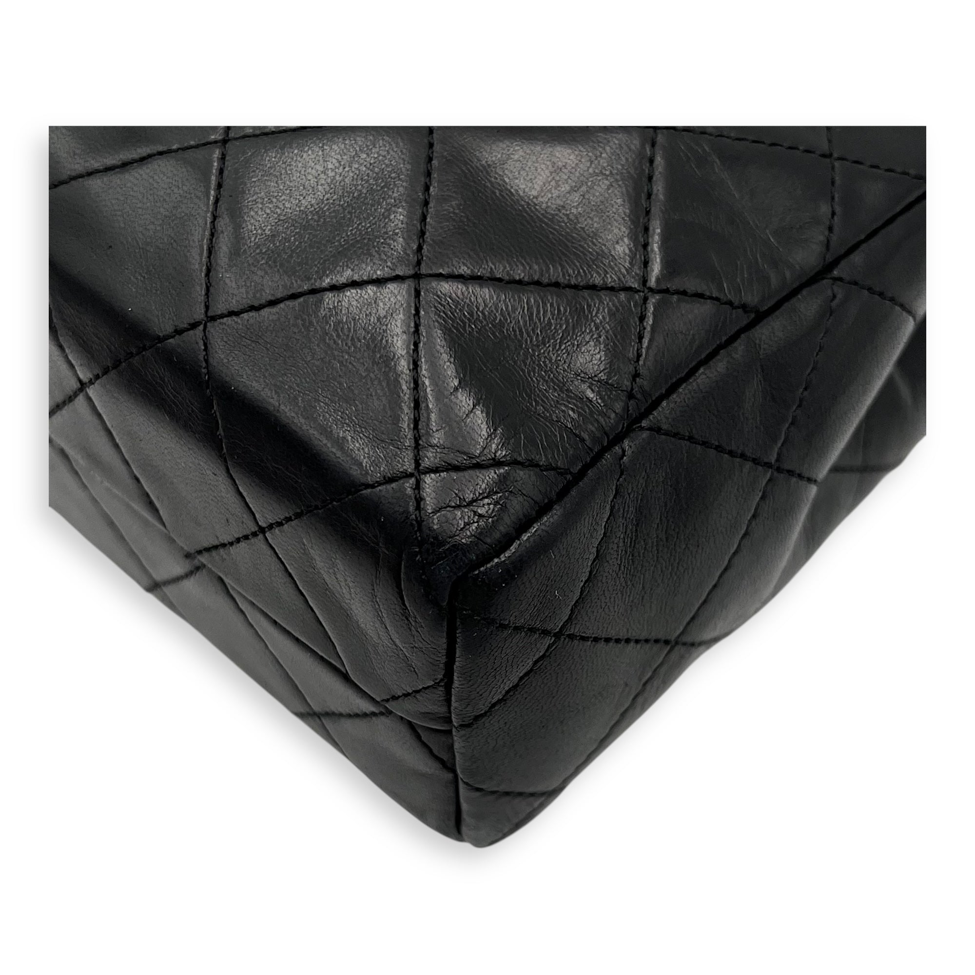 Chanel Vintage Shoulder Bag Black in Lambskin, Gold hardware_9