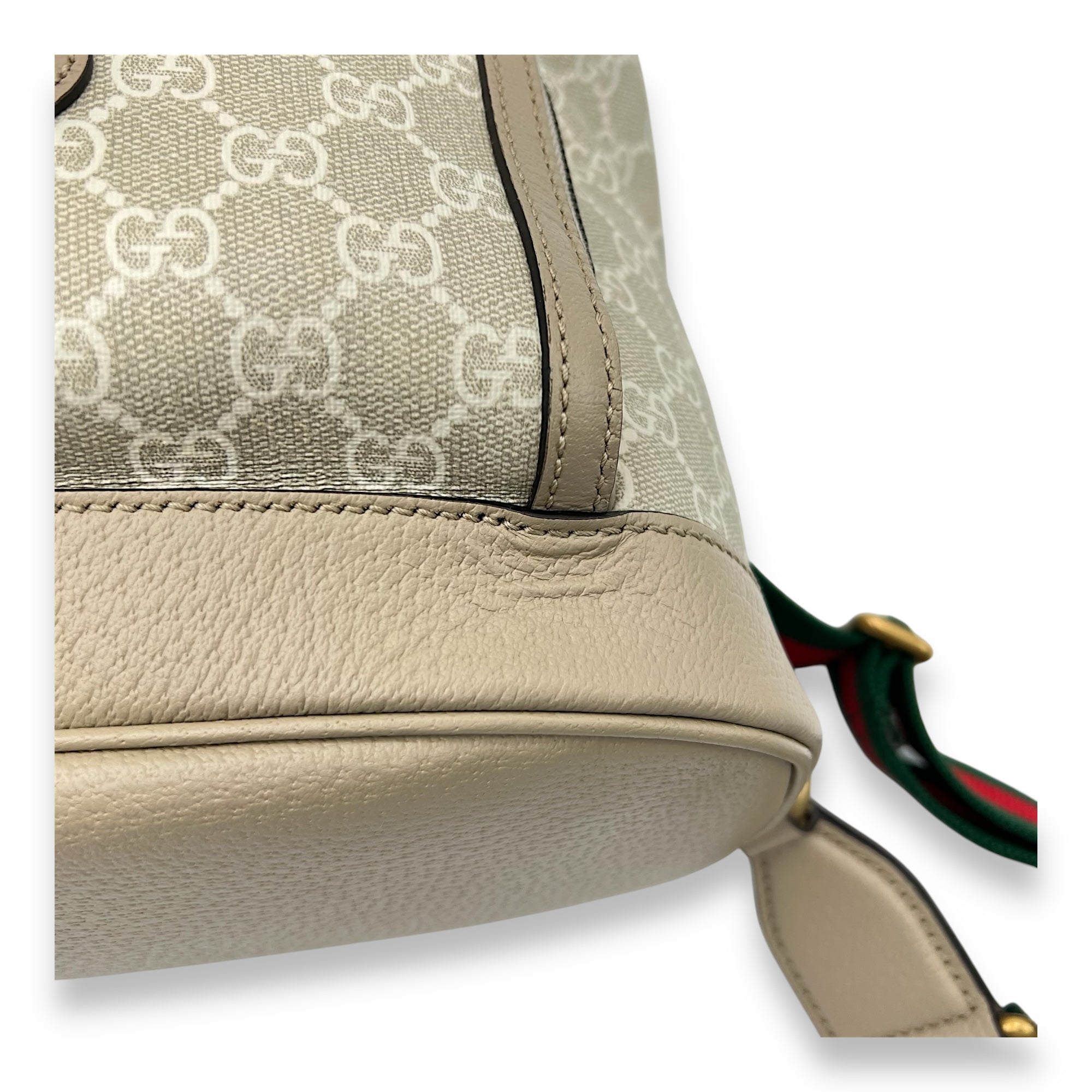 Gucci GG Supreme White Backpack in Coated Canvas, Gold hardware_8