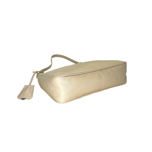 Re-Edition 2005 Beige Shoulder Bag in Nylon, Silver hardware