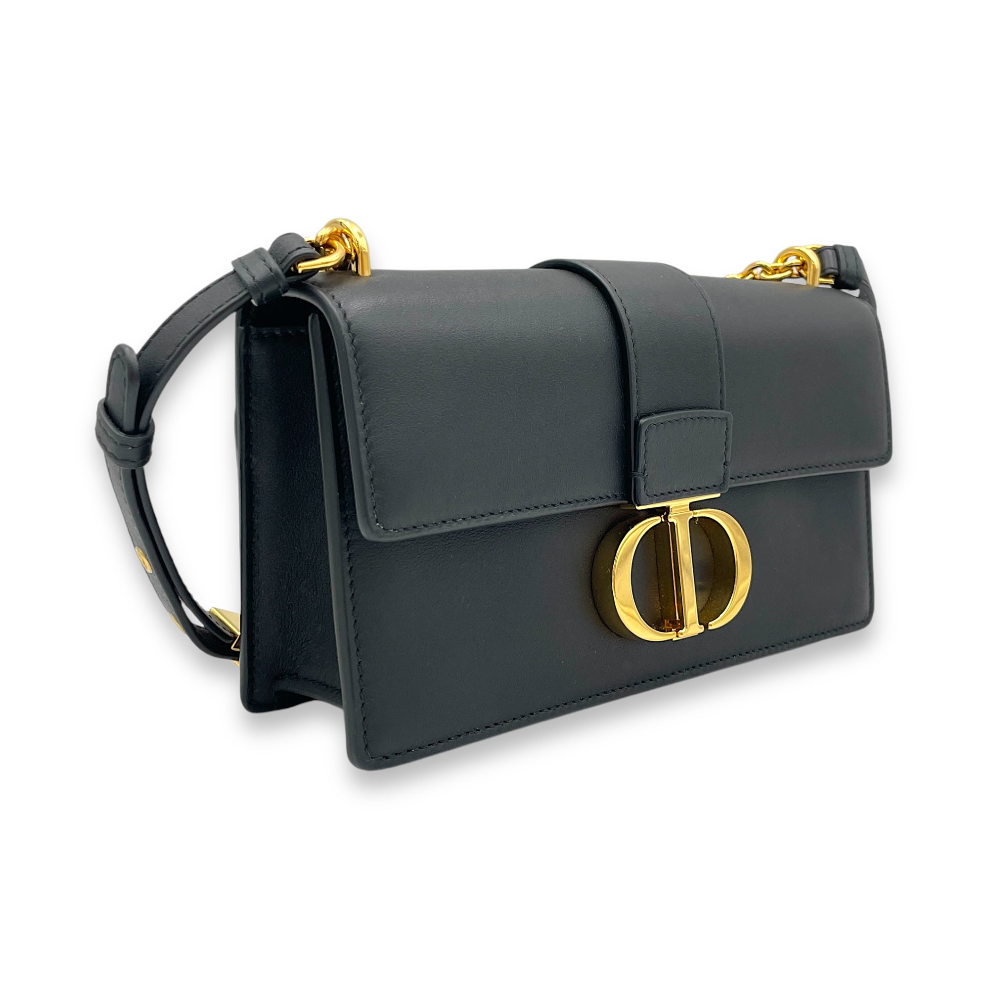 30 Montaigne Shoulder Bag East West Black in Calfskin, Gold hardware