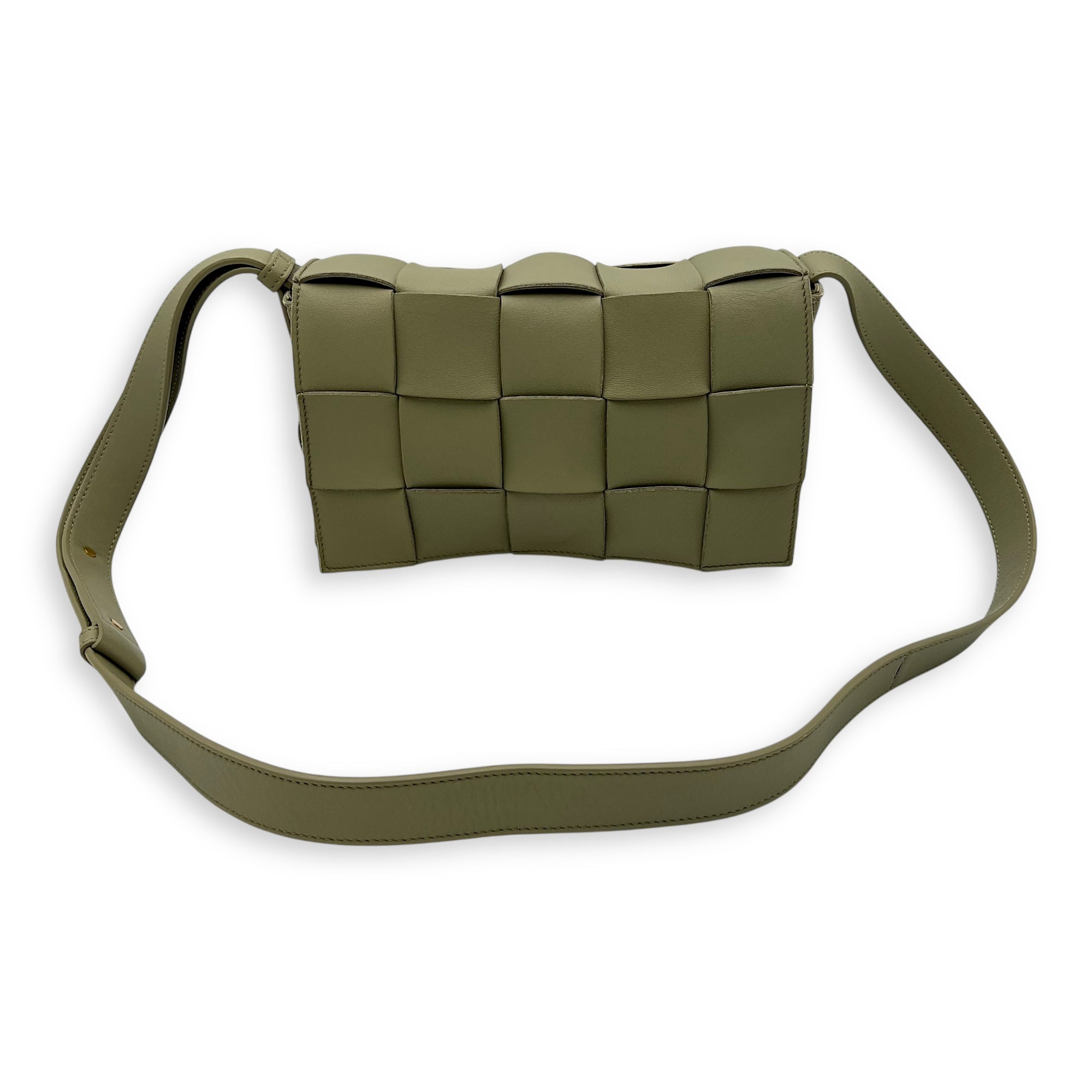 Bottega Veneta Cassette Green Shoulder Bag in Calfskin, Gold hardware_11