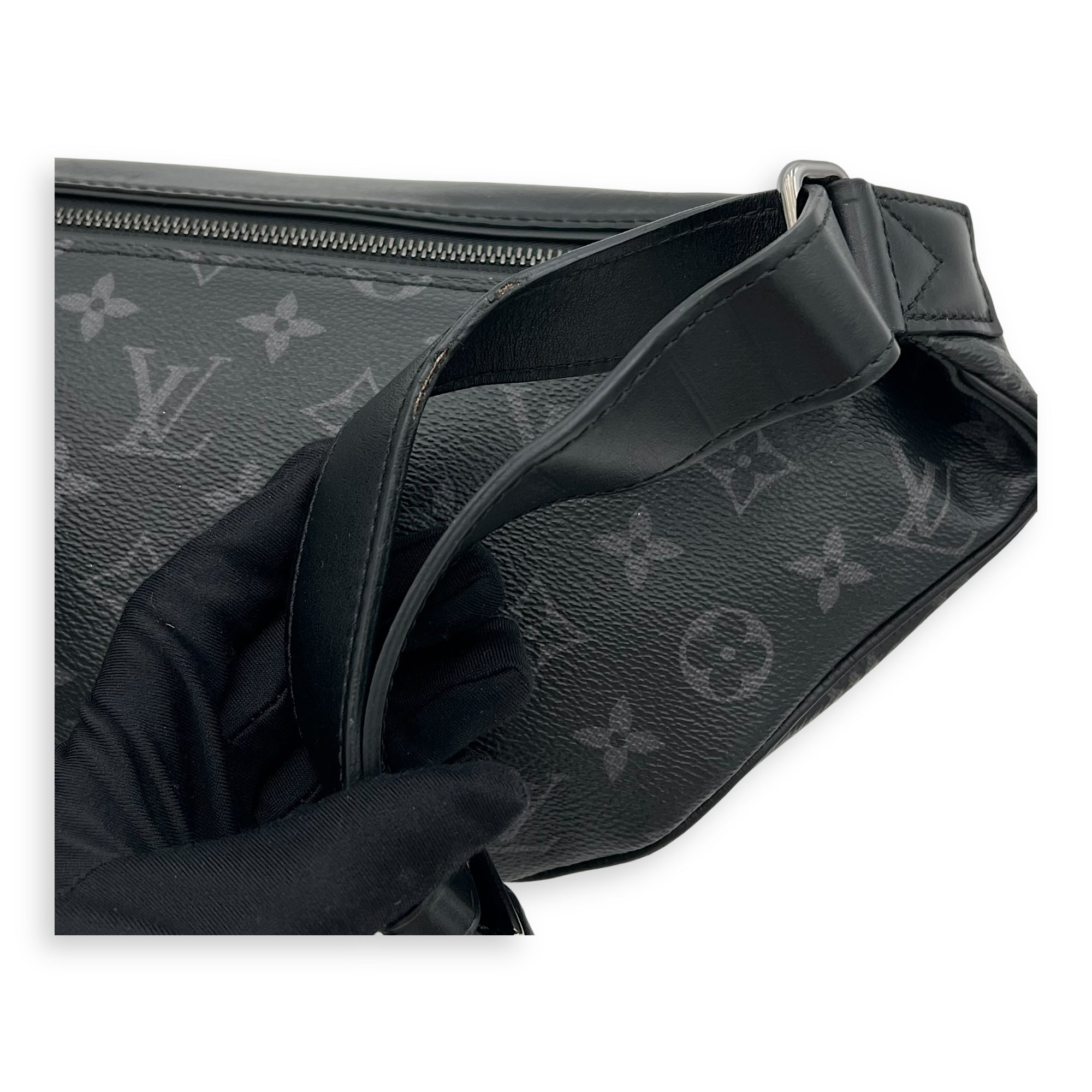 Louis Vuitton Discovery Belt Bag Eclipse in Monogram Coated Canvas, Silver hardware_8