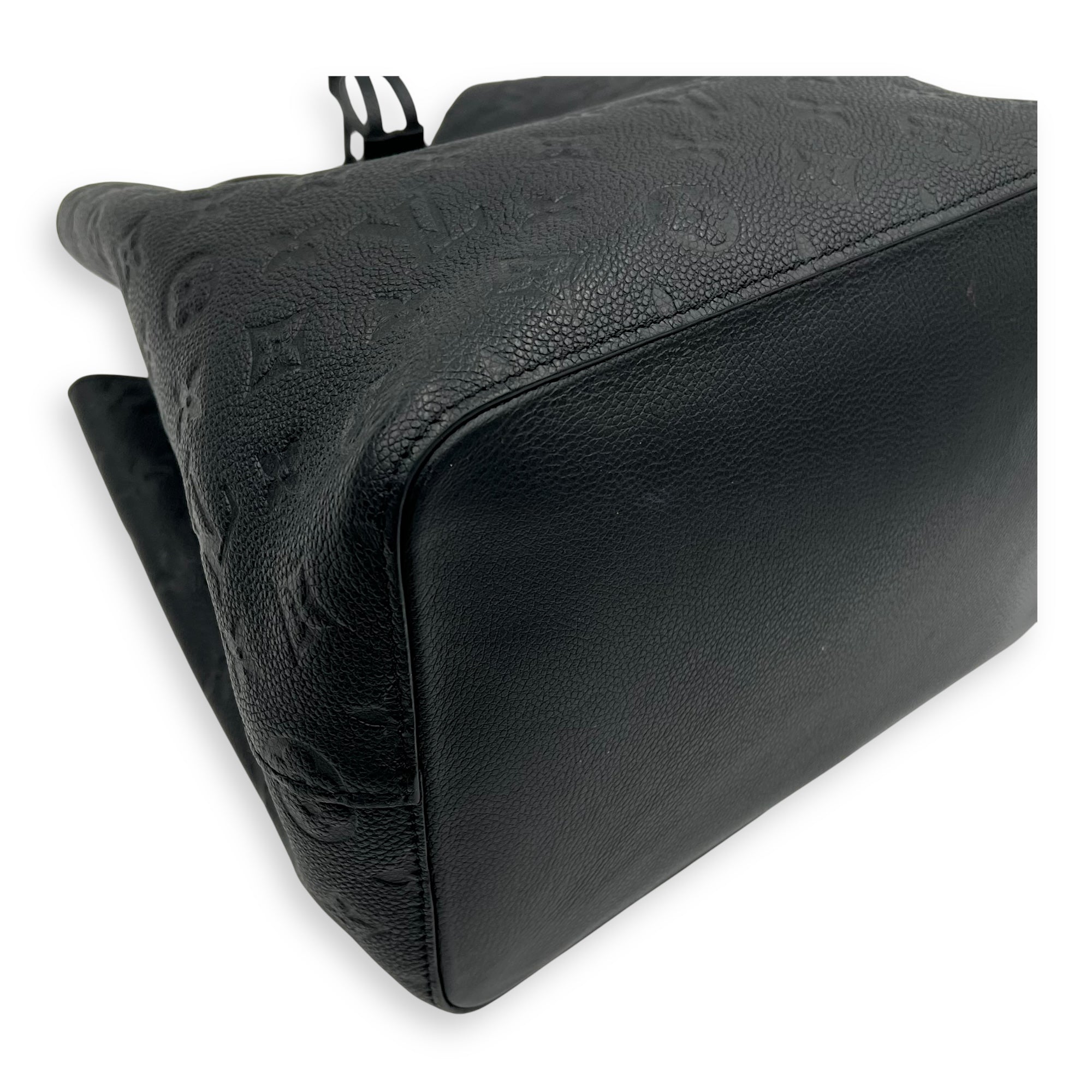 Louis Vuitton NeoNoe MM Black Bucket Bag in Monogram Empreinte Leather, Gold hardware_8