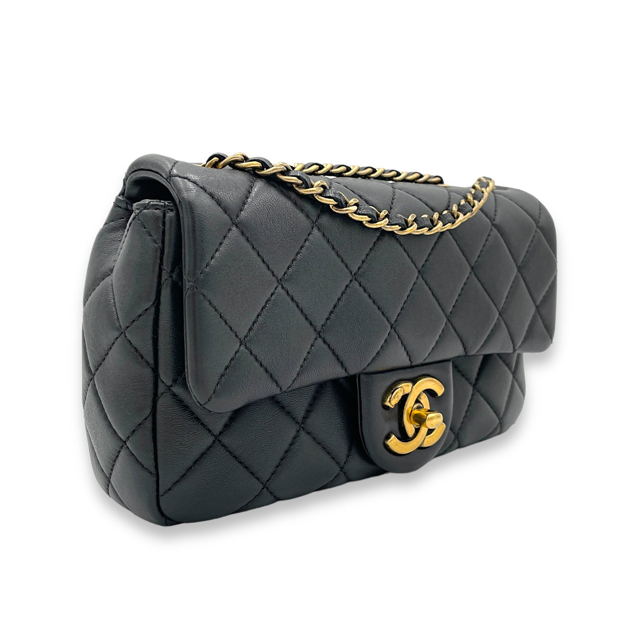 Classic Black Crossbody Bag in Lambskin, Gold hardware