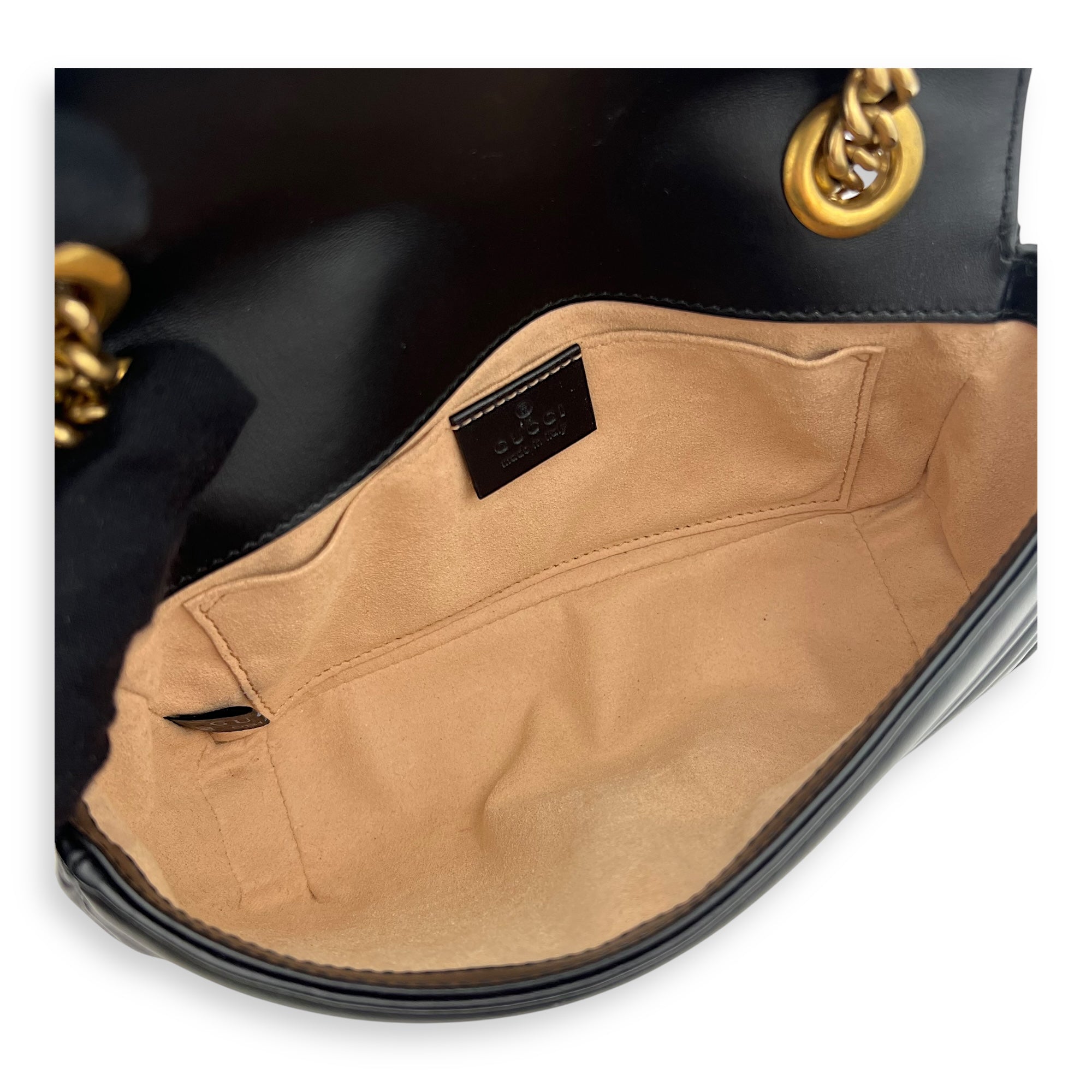 Gucci GG Marmont Shoulder Bag Black in Calfskin, Gold hardware_6