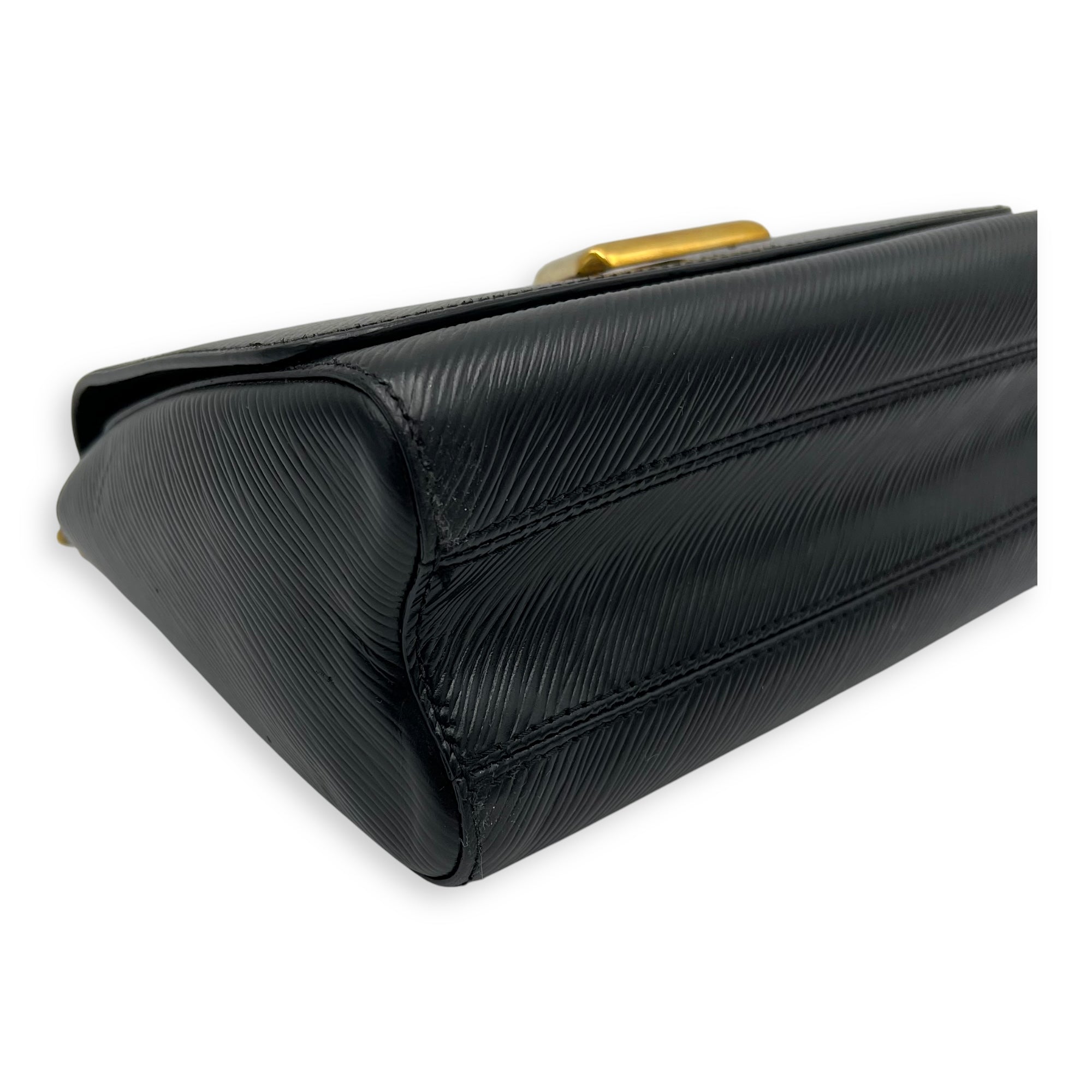 Louis Vuitton  Twist MM Crossbody bag in Epi leather, Gold Hardware_8
