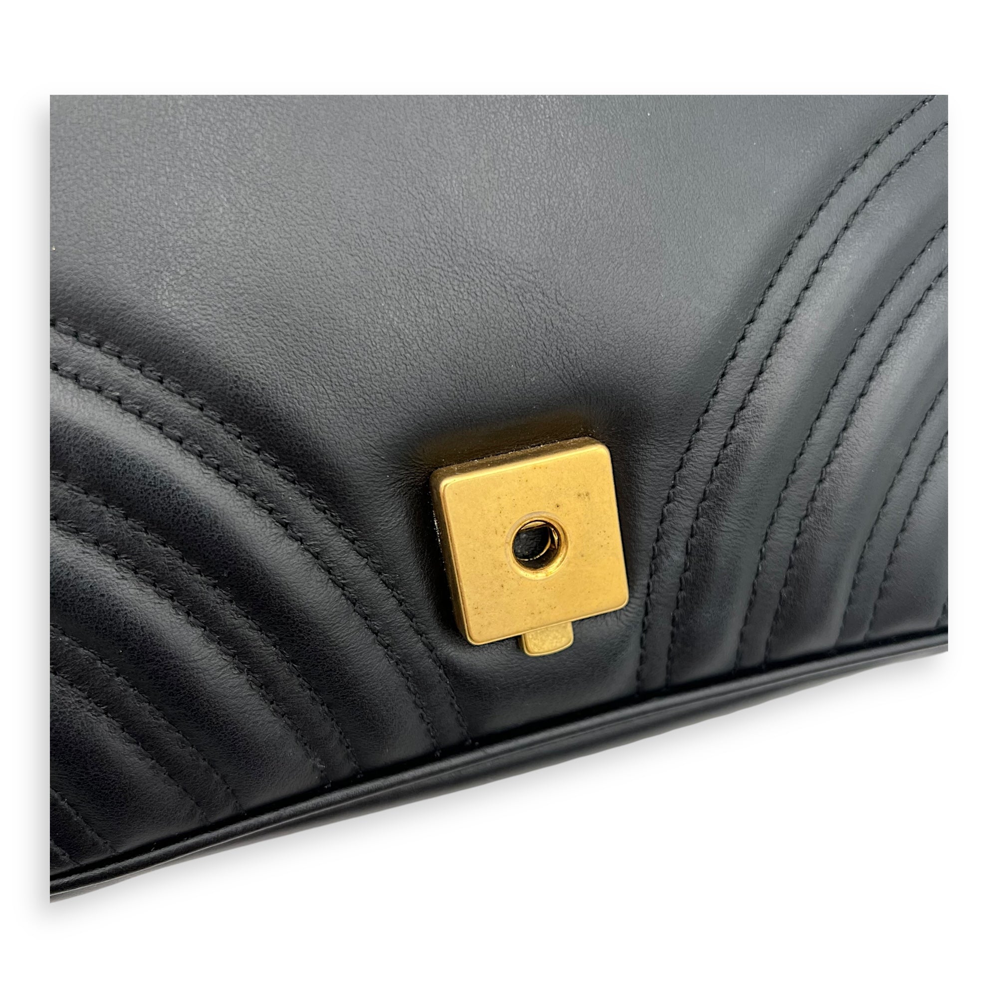 Gucci GG Marmont Shoulder Bag Black in Calfskin, Gold hardware_8
