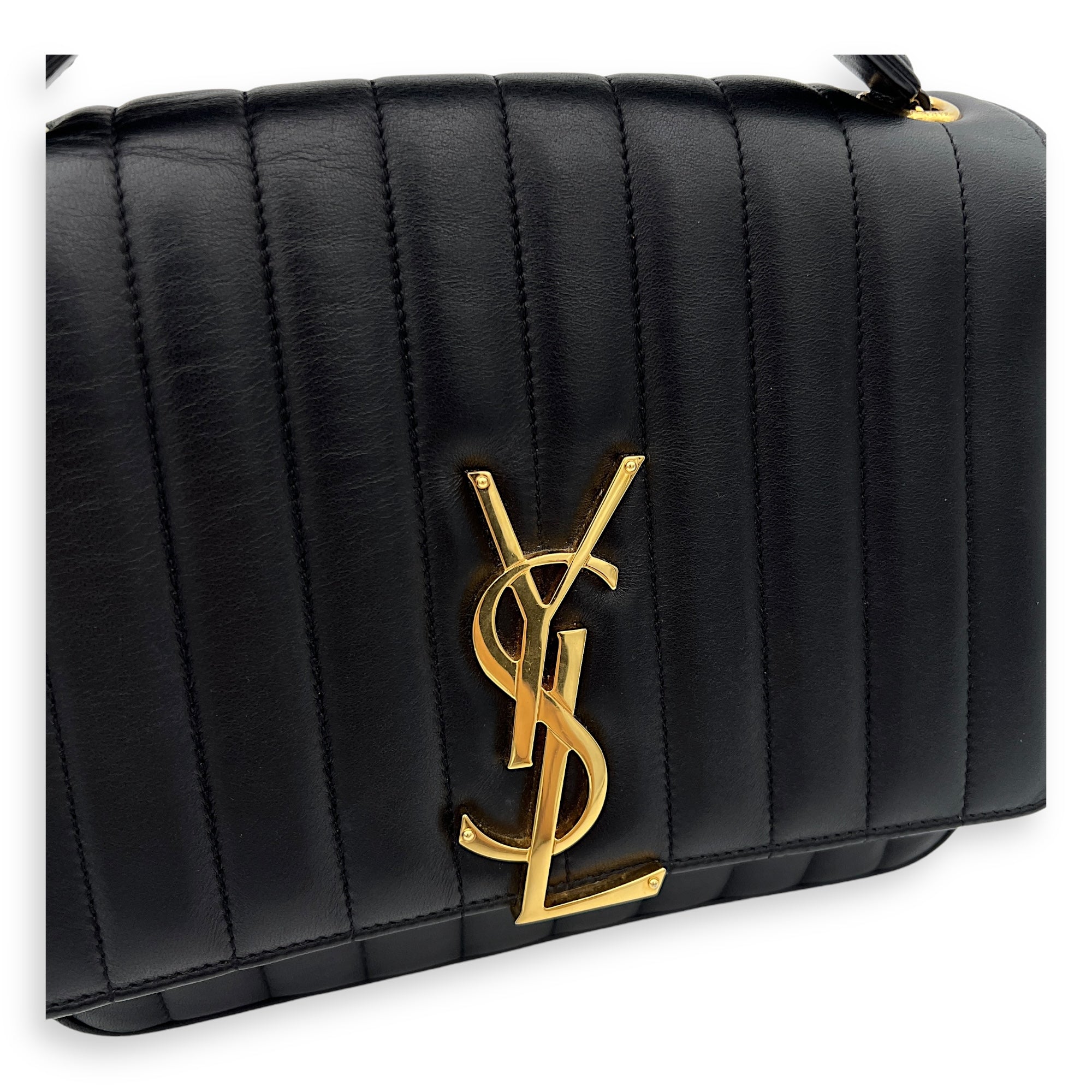 Vicky Shoulder Bag Black in Calfskin, Gold hardware