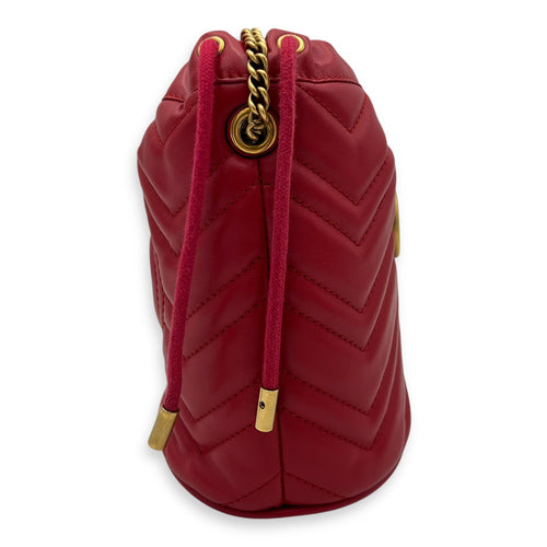Gucci GG Marmont Bucket Bag Red in Calfskin, Gold hardware_3
