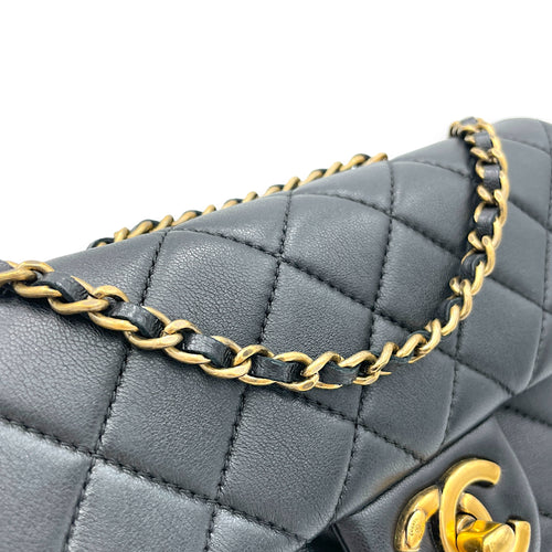 Classic Black Crossbody Bag in Lambskin, Gold hardware