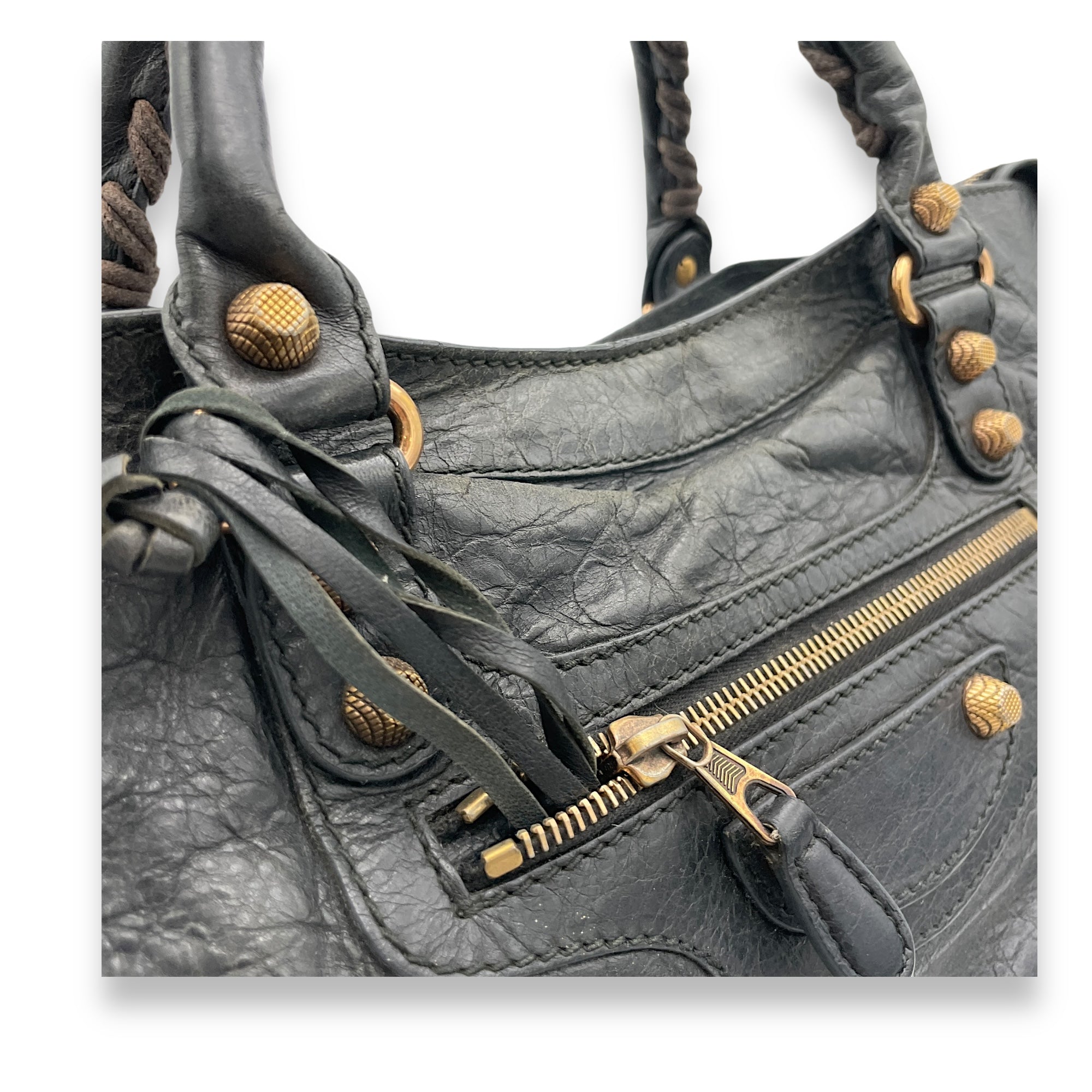 City Medium Dark Grey Shoulder Bag in Distressed Leather, Gold hardware