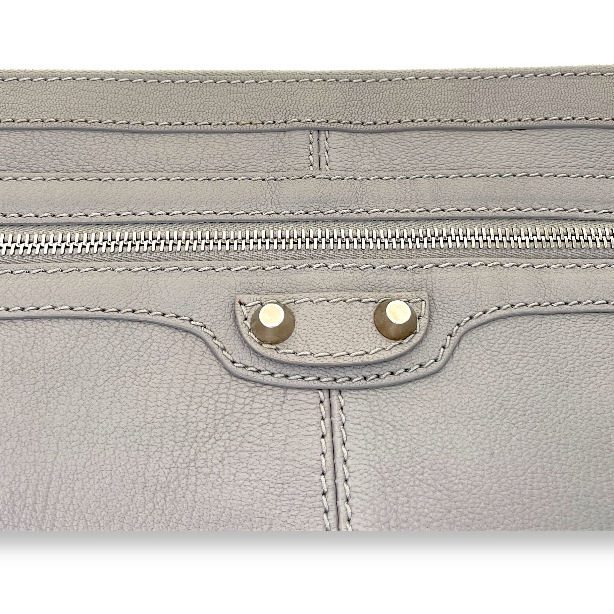 Clip Grey Clutch in Goat Leather, Silver hardware