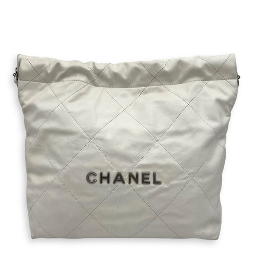 Chanel 22 Tote Tote Bag Small White in Calfskin, Silver hardware_1