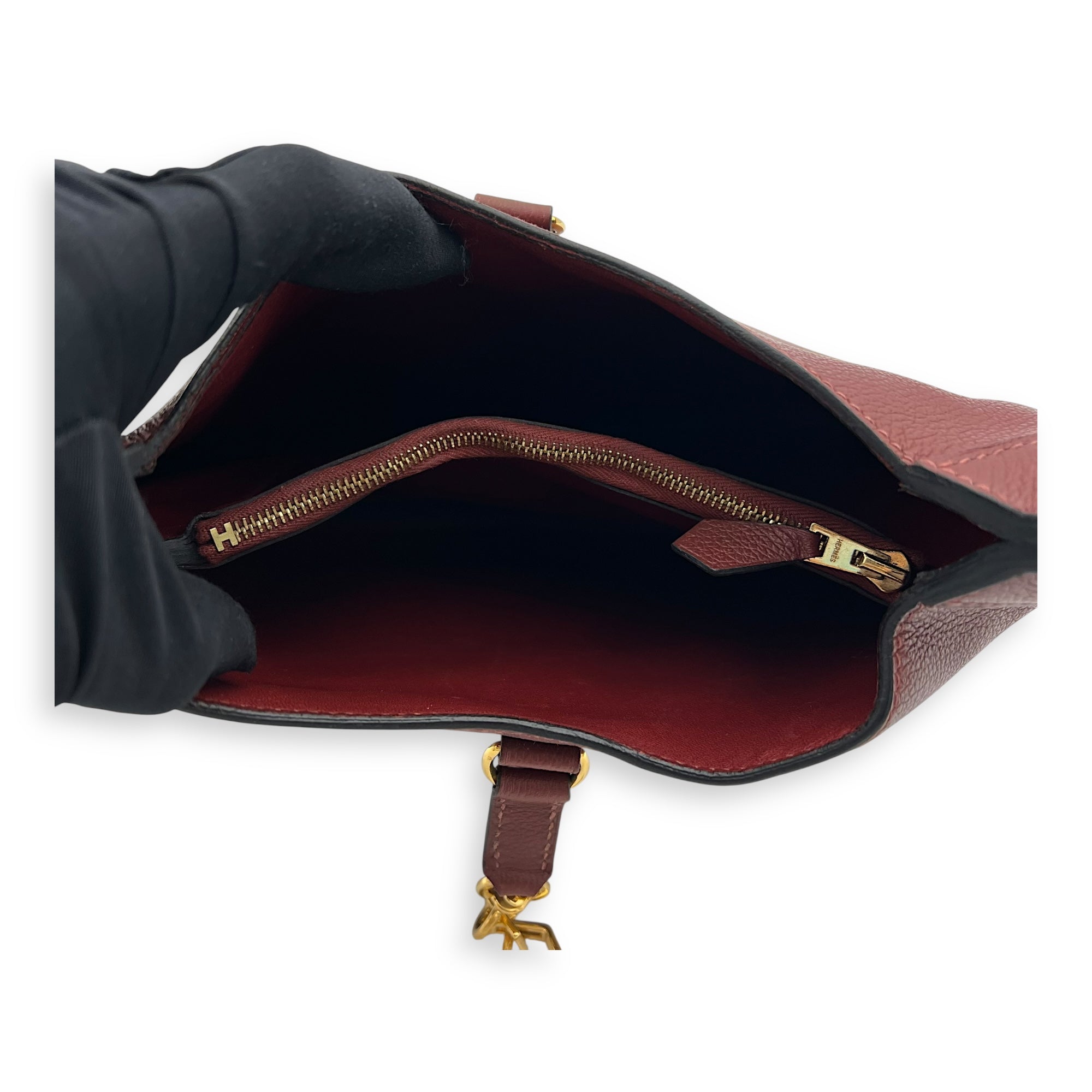 Hermès Trim Duo 24 Rouge H Shoulder Bag in Evercolor, Gold hardware_6