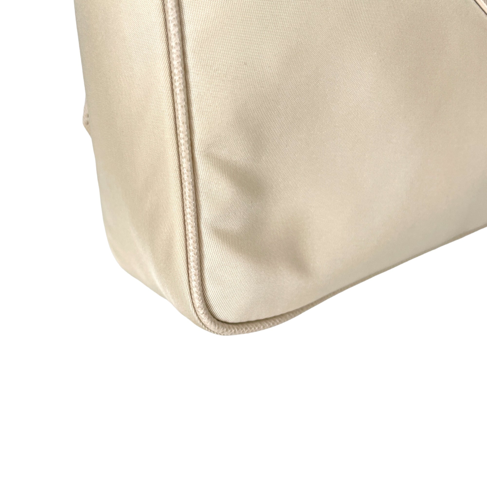 Re-Edition 2005 Beige Shoulder Bag in Nylon, Silver hardware