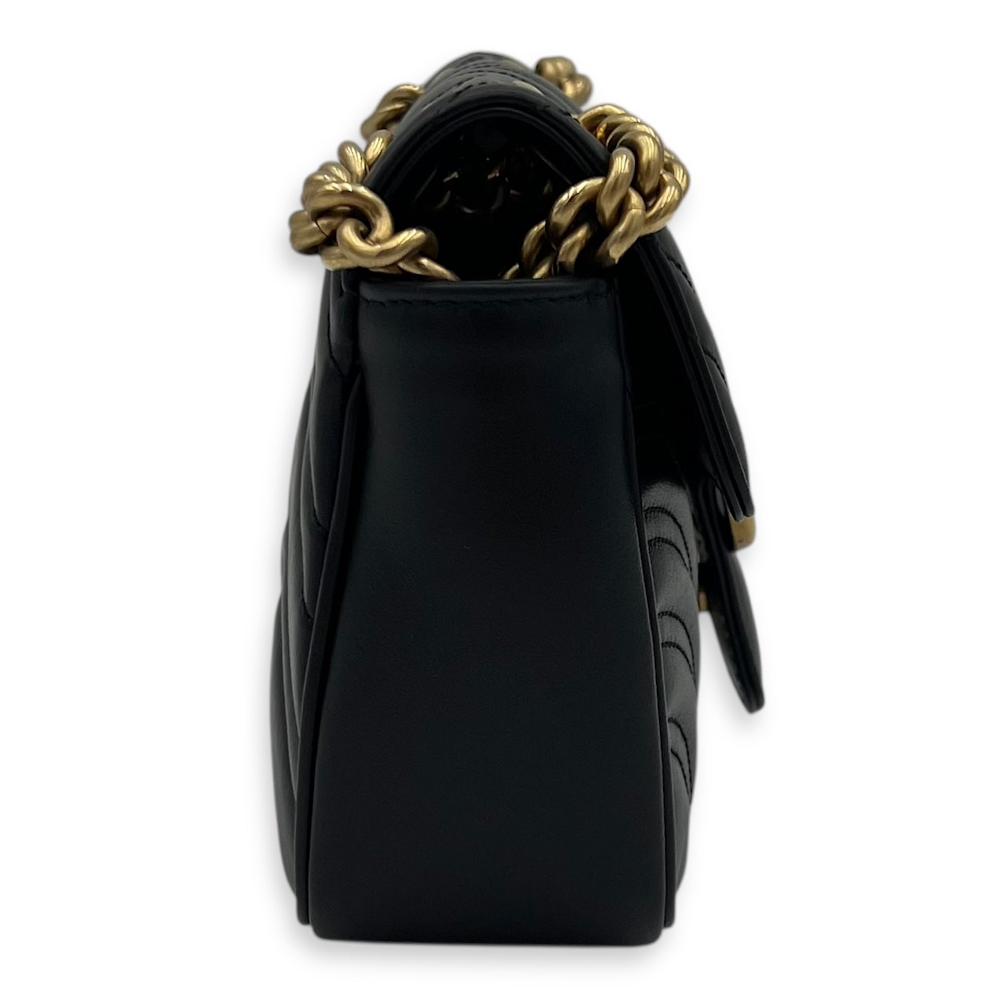 Gucci GG Marmont Shoulder Bag Black in Calfskin, Gold hardware_4