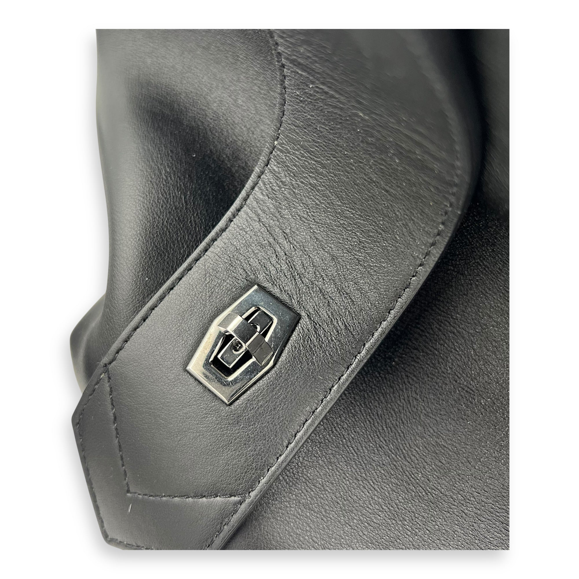 Givenchy Antigona Maxi Black Duffle Bag in Calfskin, Silver hardware_7