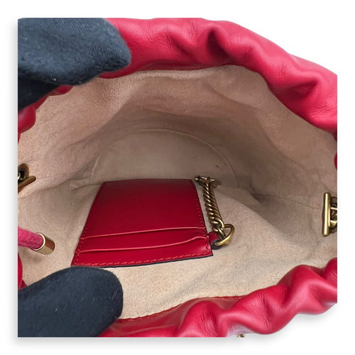 Gucci GG Marmont Bucket Bag Red in Calfskin, Gold hardware_6