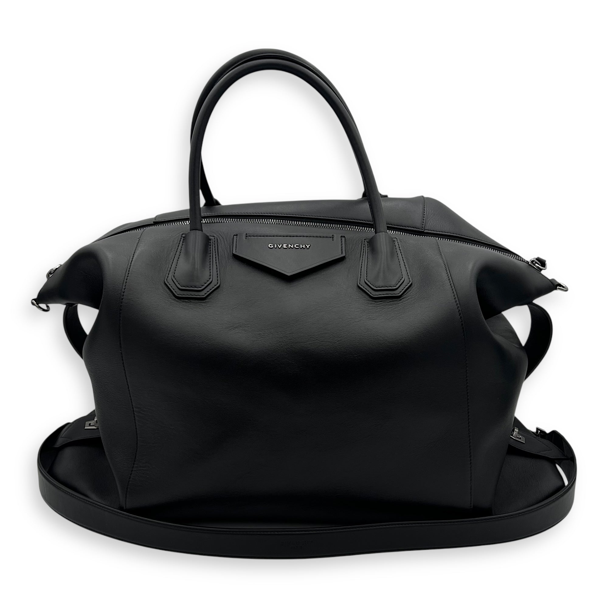 Antigona Maxi Black Duffle Bag in Calfskin, Silver hardware