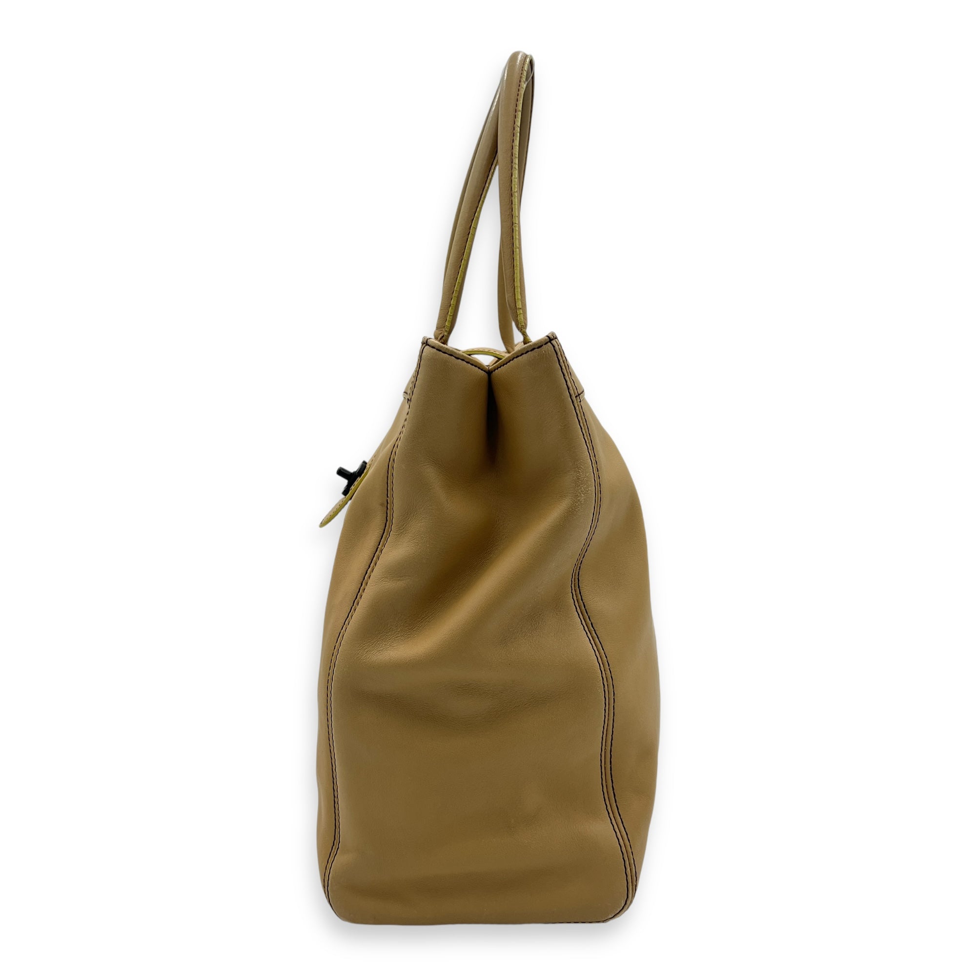 Vintage CC Turnlock Beige Top Handle Bag in Calfskin, Lacquered Metal hardware