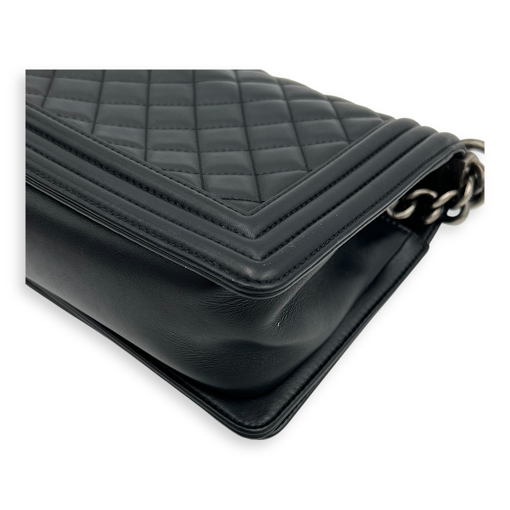 Chanel Boy Medium Black Shoulder Bag in Lambskin, Ruthenium hardware_11