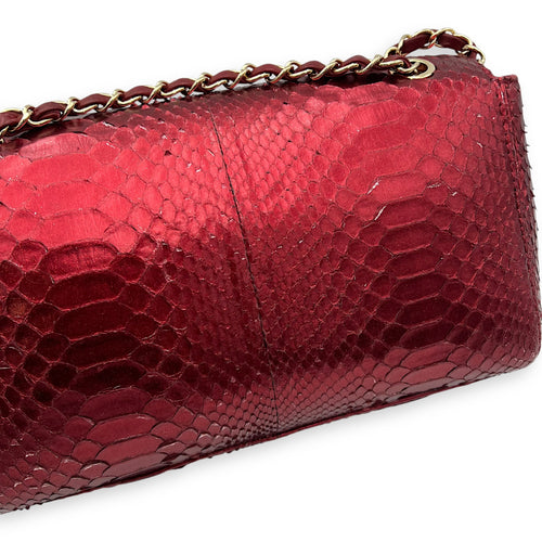 Chanel Classic Red Shoulder Bag in Python Leather, Gold hardware_11