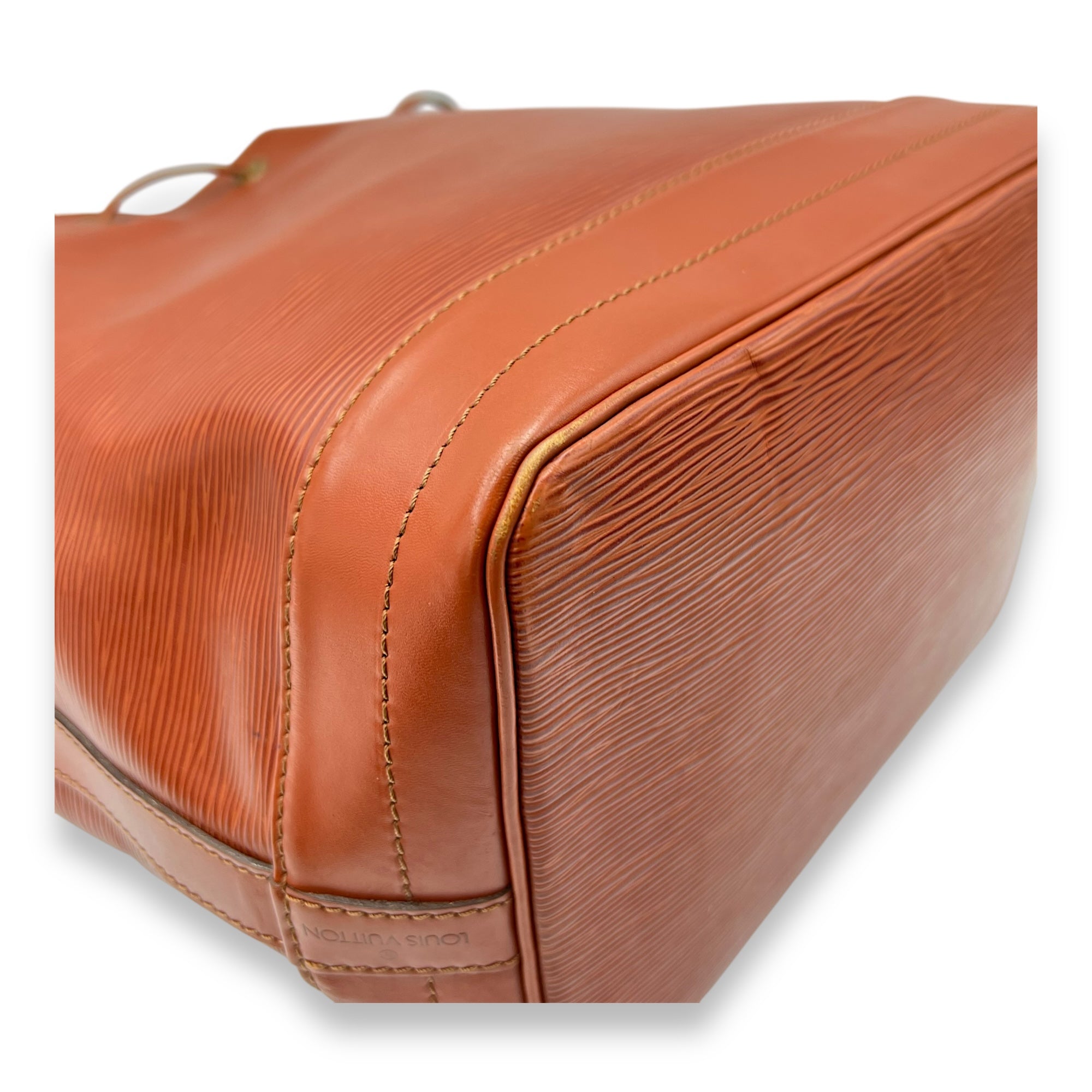 Louis Vuitton Noe GM Brown Bucket Bag in Epi Leather, Gold hardware_7