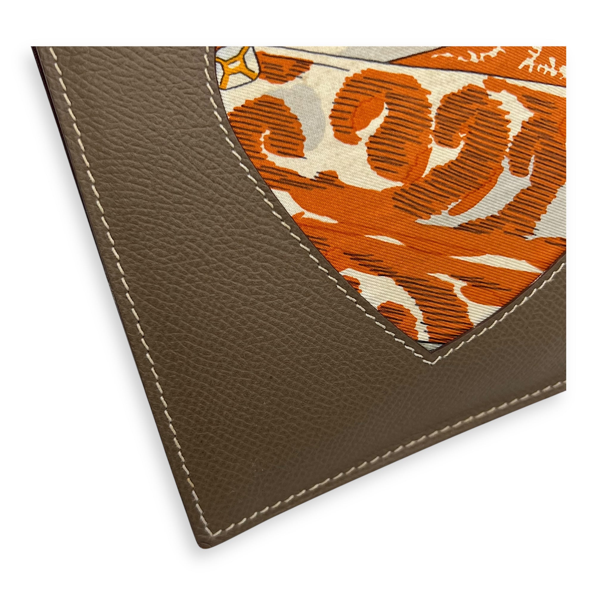 Hermès Flat Brown in Others, Silver hardware_8