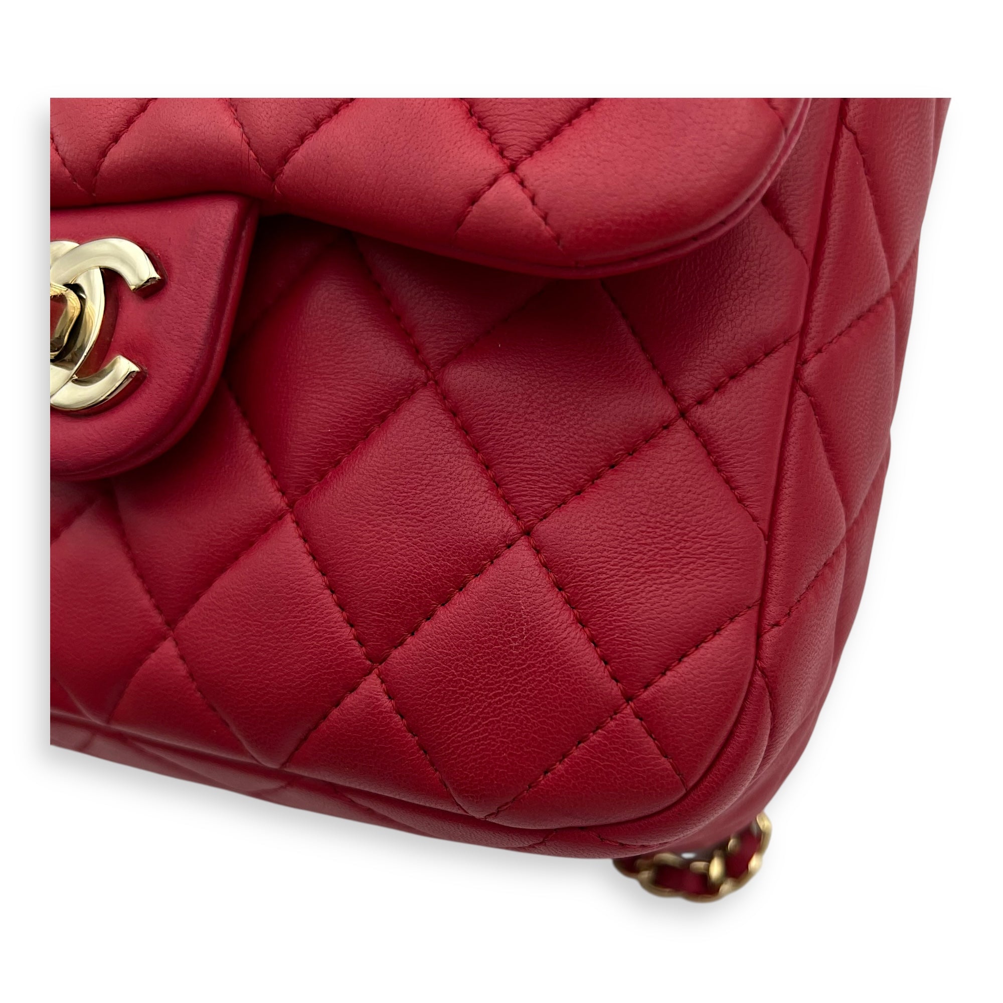 Chanel Seoul Red Backpack in Lambskin, Gold hardware_8