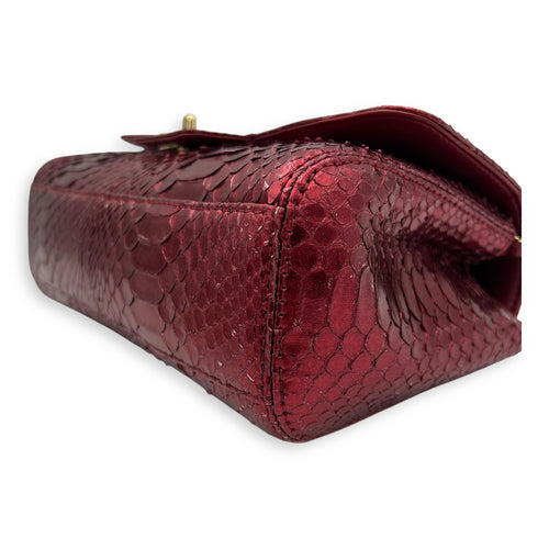 Chanel Classic Red Shoulder Bag in Python Leather, Gold hardware_9