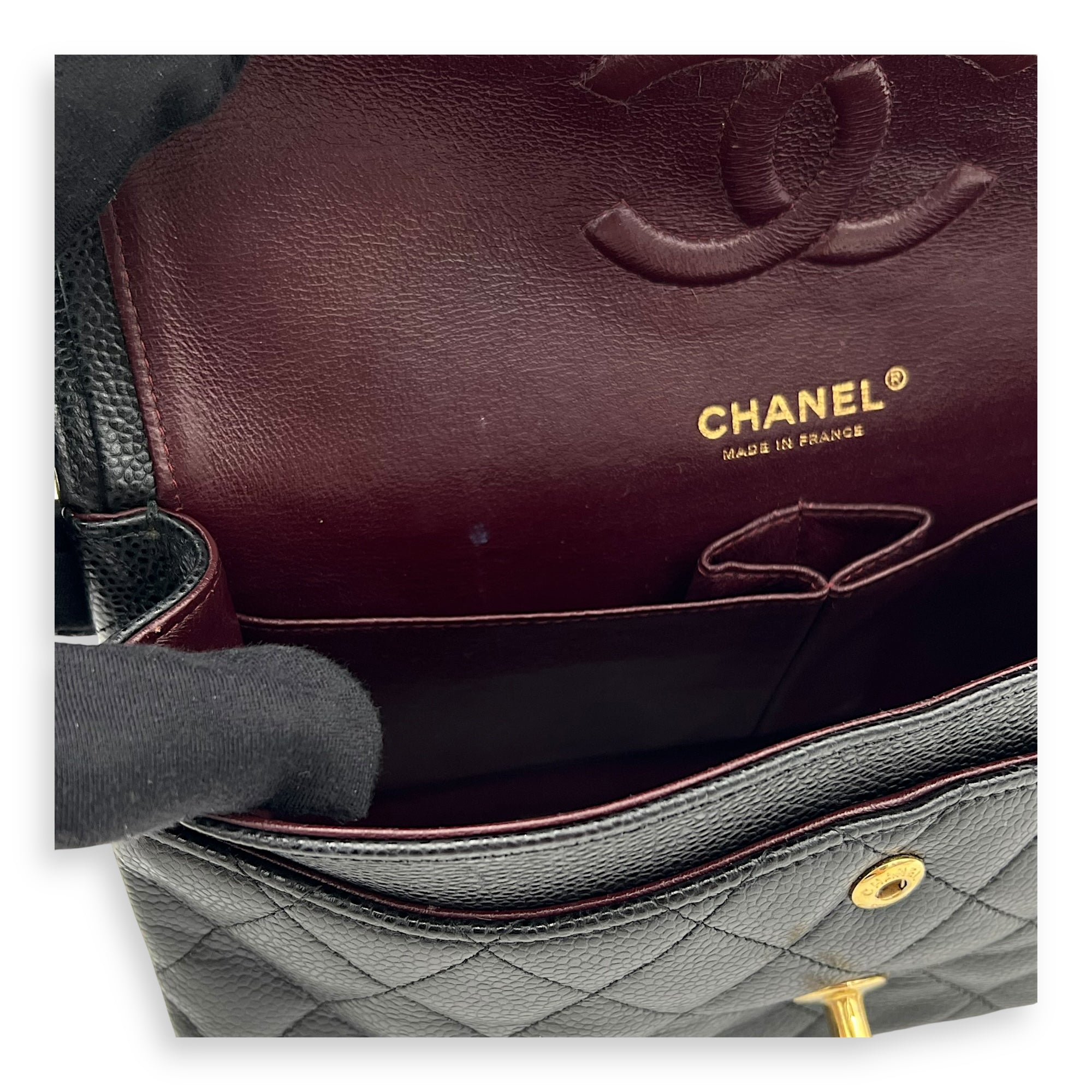 Chanel Classic Shoulder Bag Medium Black in Caviar Leather, Gold hardware_7