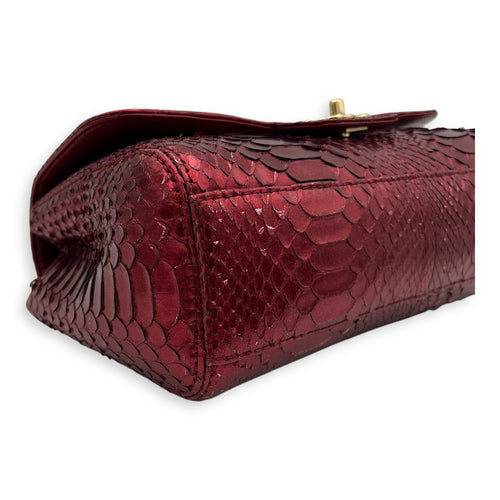 Chanel Classic Red Shoulder Bag in Python Leather, Gold hardware_8