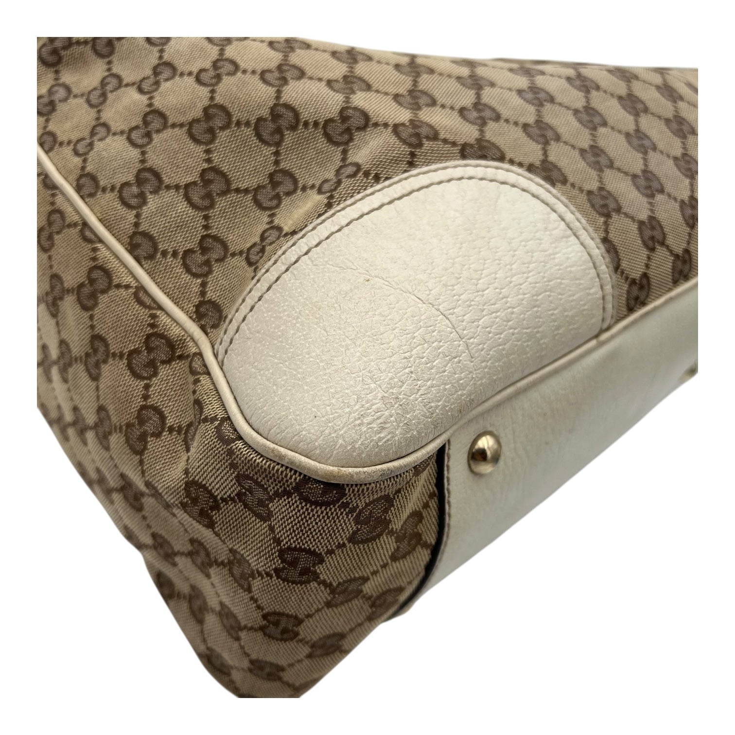 Gucci GG Shoulder Bag White in Canvas, Gold hardware_11