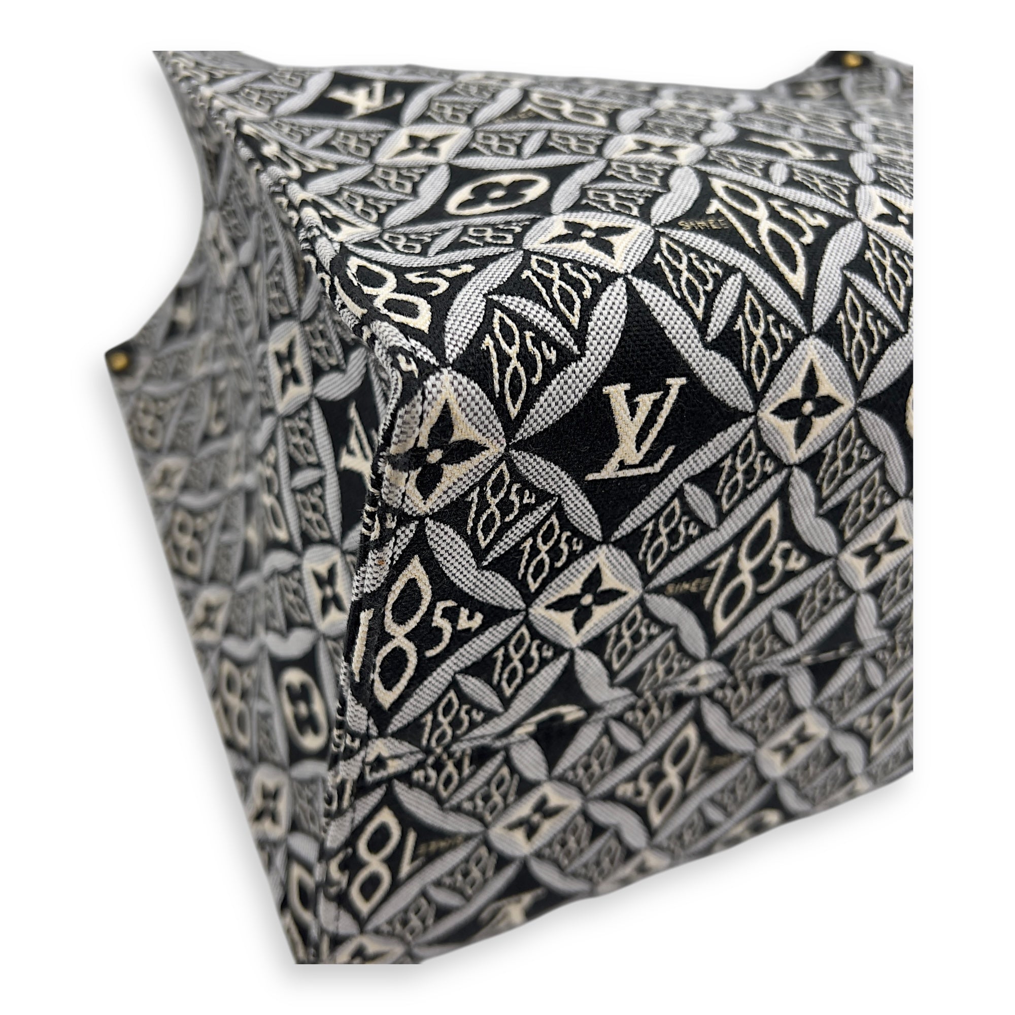 Louis Vuitton OnTheGo Tote Bag Black in Canvas, Gold hardware_7