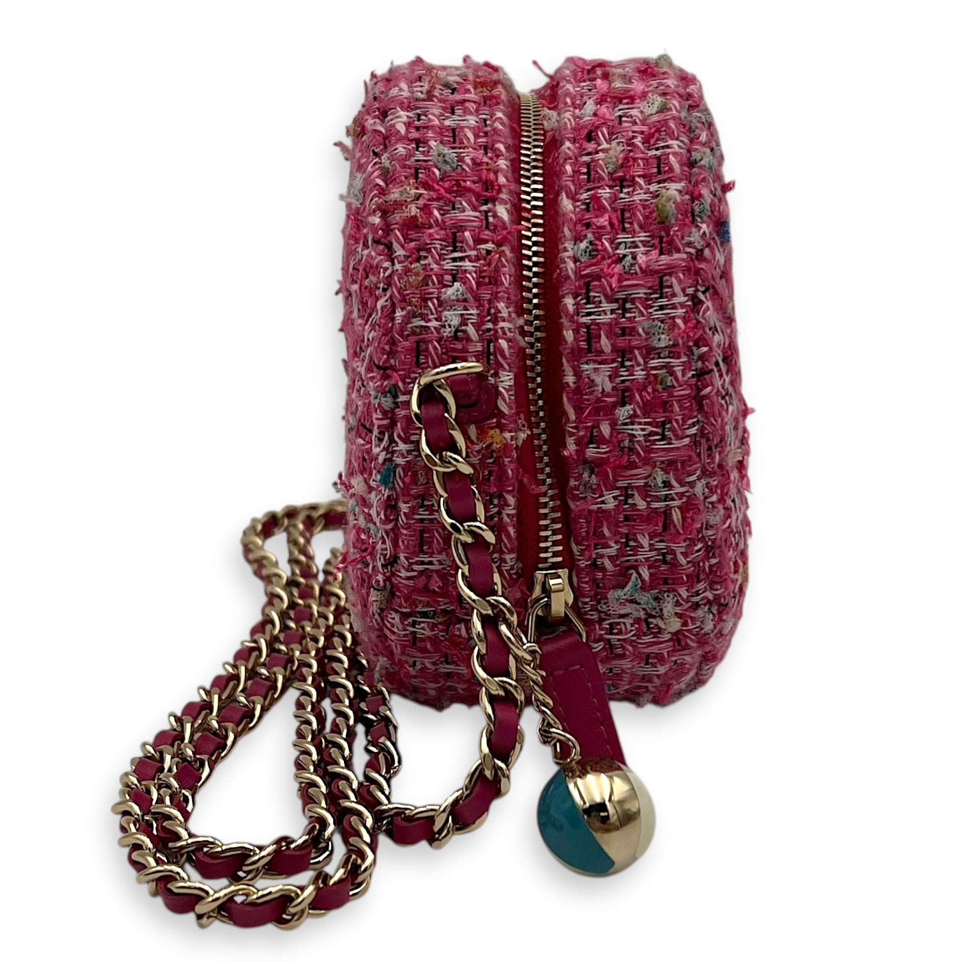 Chanel Round CC Pink Crossbody Bag in Tweed, Gold hardware_3