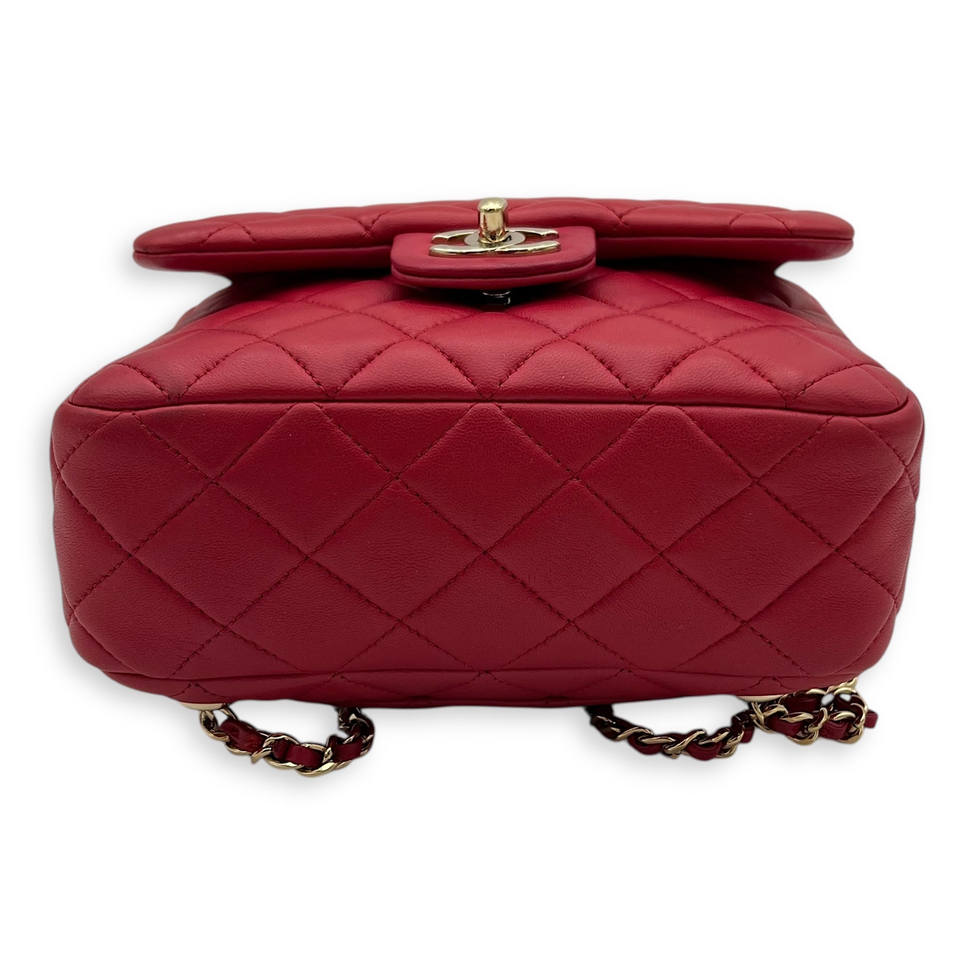 Chanel Seoul Red Backpack in Lambskin, Gold hardware_5