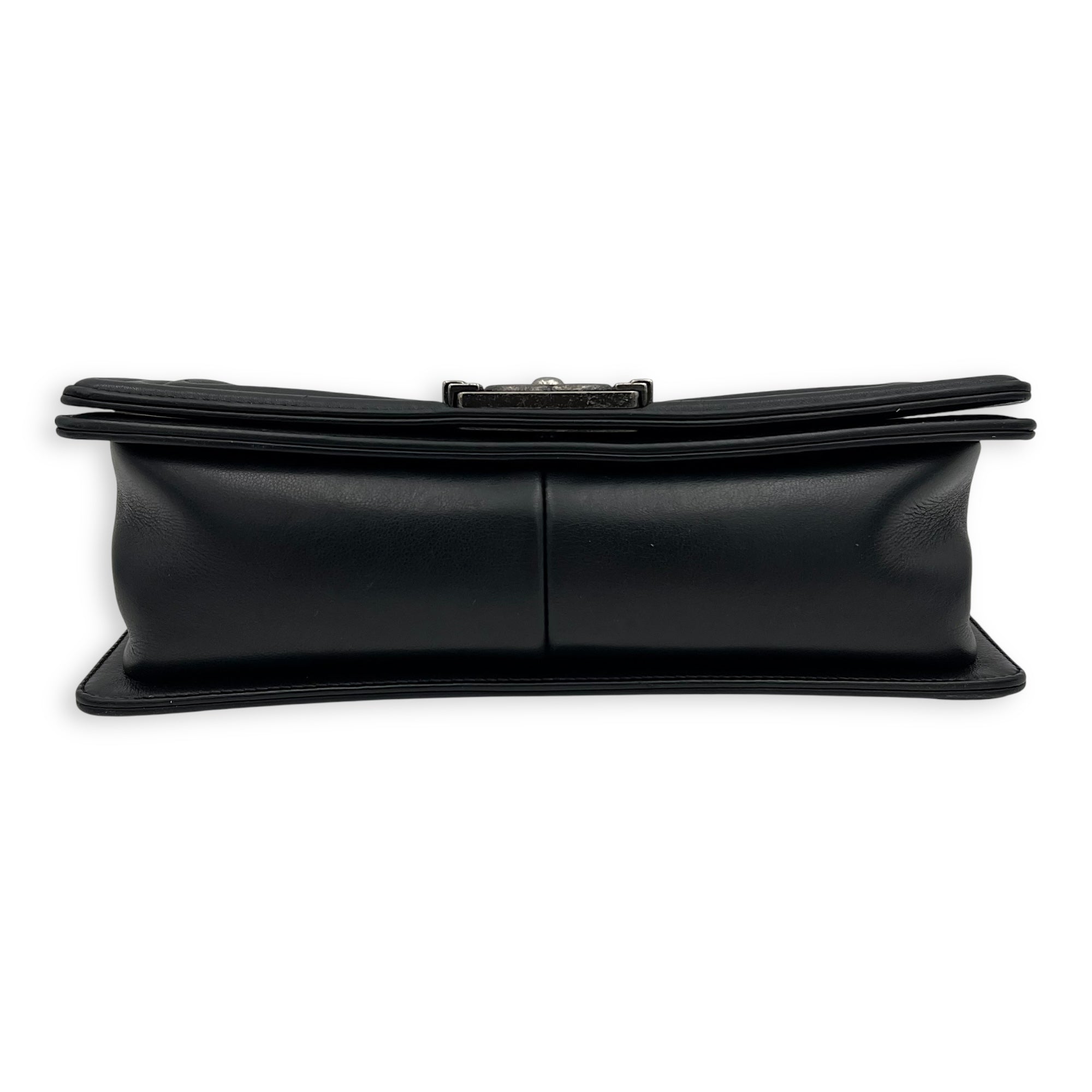 Chanel Boy Medium Black Shoulder Bag in Lambskin, Ruthenium hardware_5