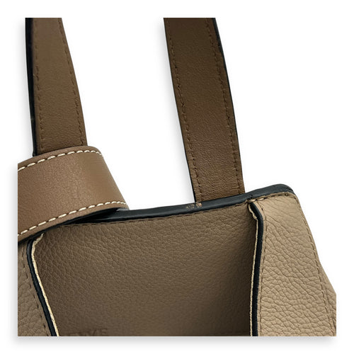 Loewe Hammock Medium Beige Top Handle Bag in Calfskin, Gold hardware_10