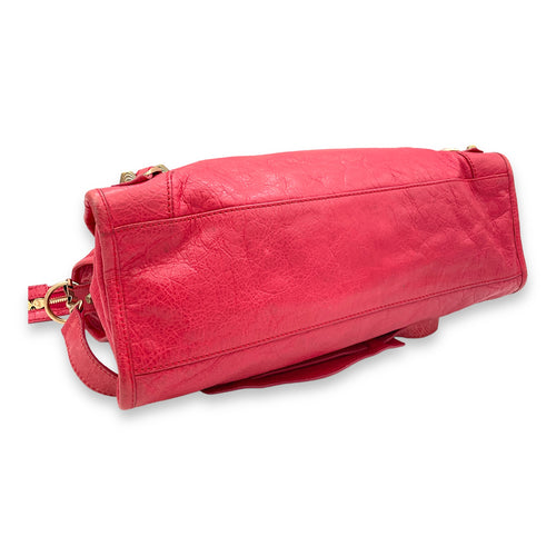 City Top Handle Bag Medium Pink in Distressed Leather, Gold hardware