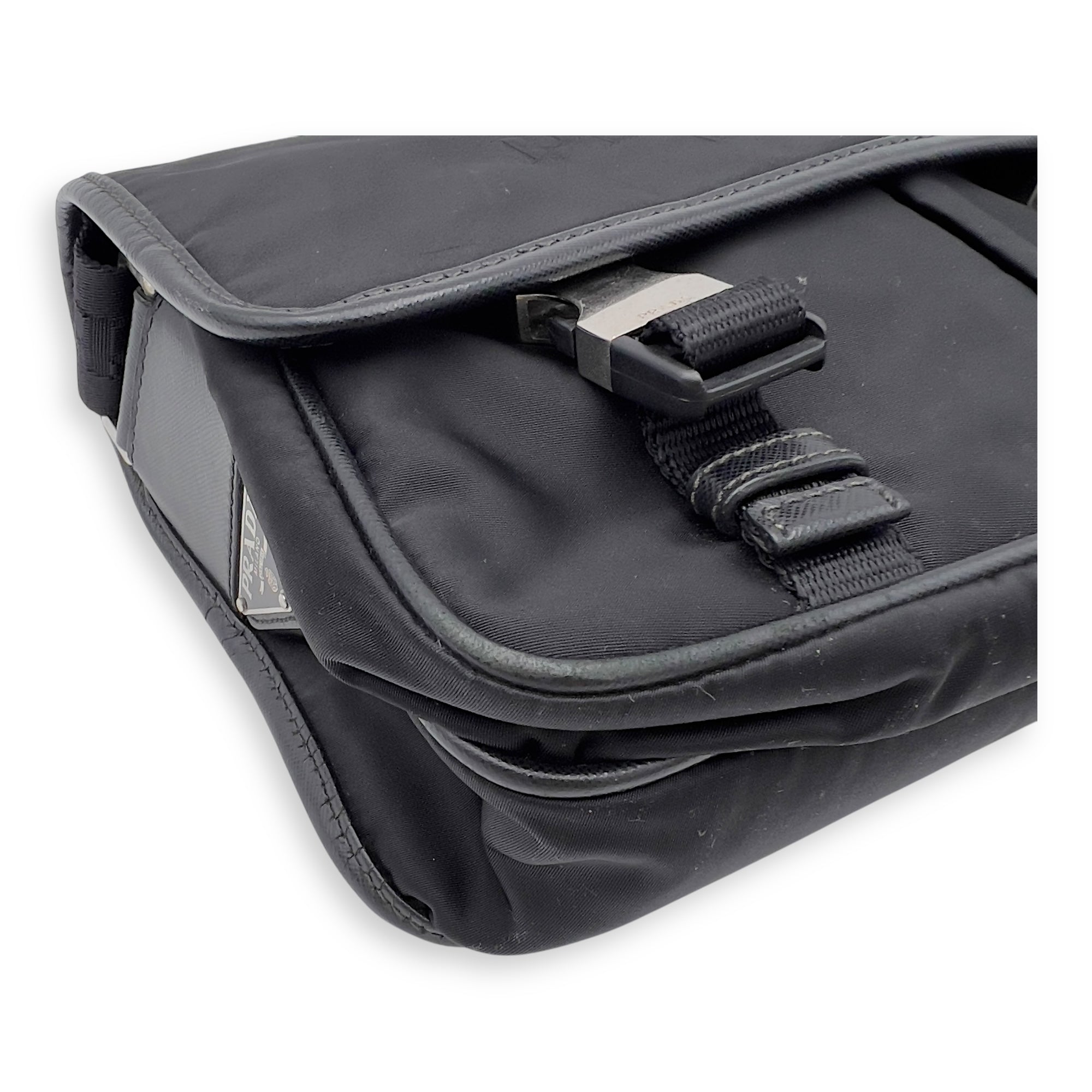 Prada Logo Messenger Black in Nylon, Silver hardware_10