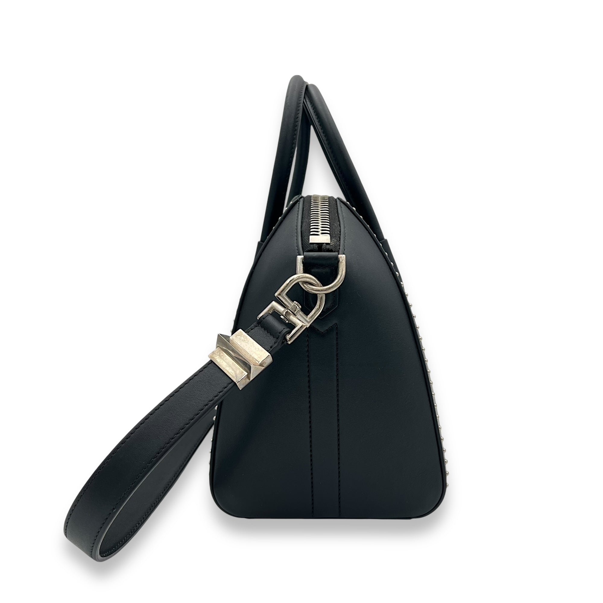 Antigona Medium Black Top Handle Bag in Calfskin, Silver hardware