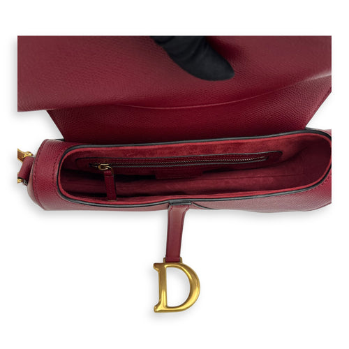 Christian Dior Saddle Medium Red Shoulder Bag in Calfskin, Gold hardware_6