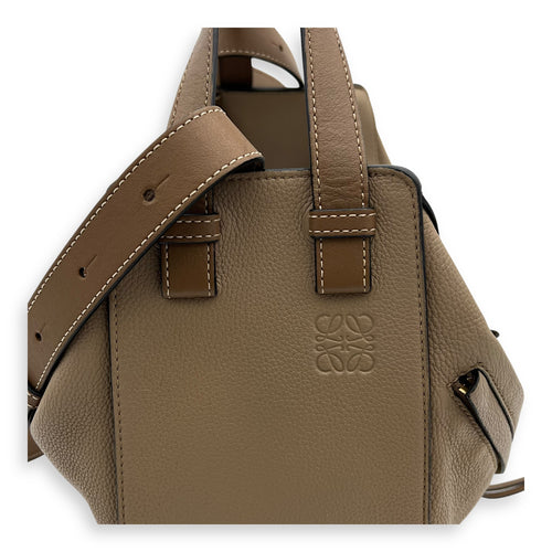 Loewe Hammock Medium Beige Top Handle Bag in Calfskin, Gold hardware_8