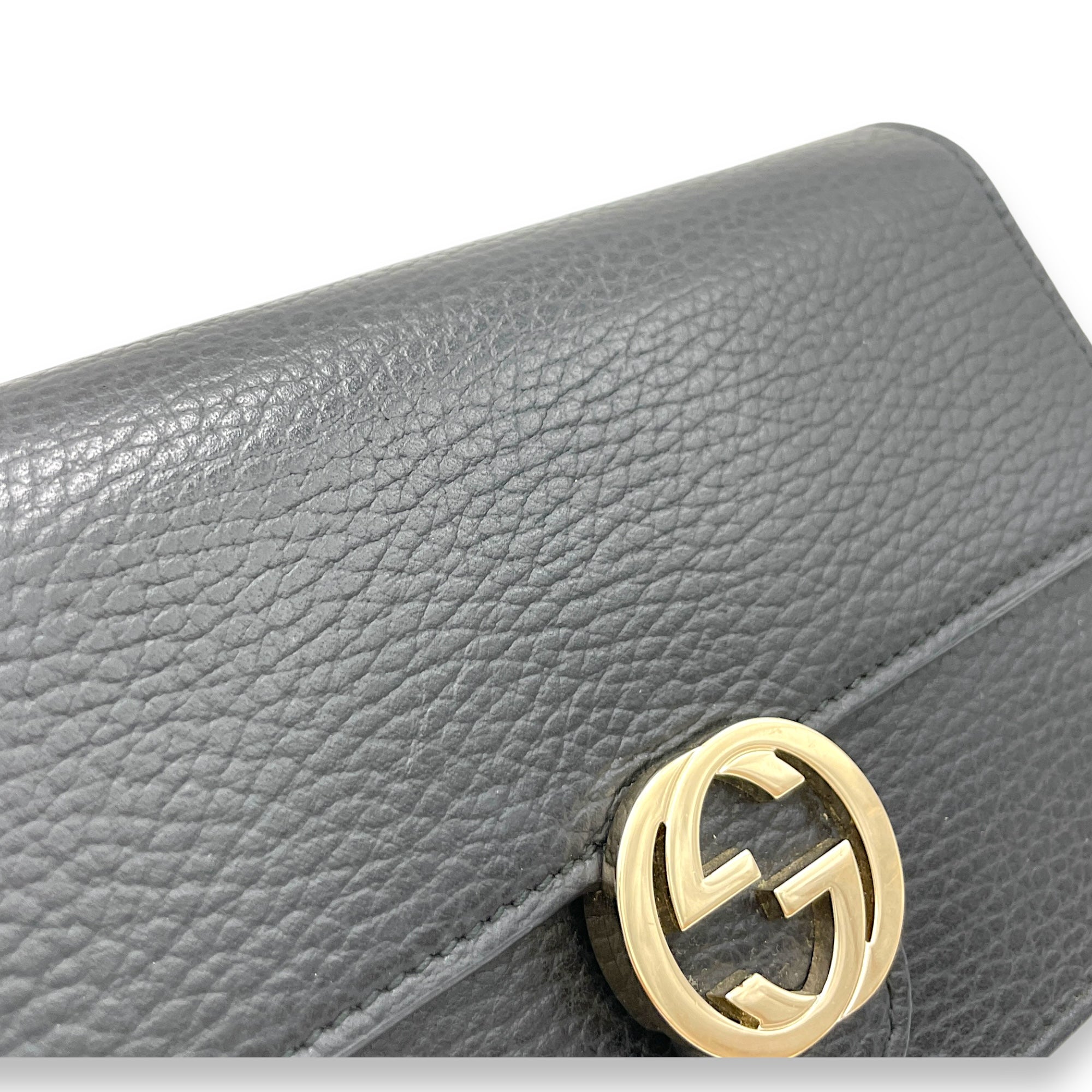 Interlocking G Wallet On Chain Black in Calfskin, Light Gold hardware