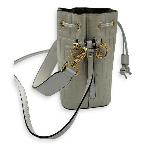 Fendi Mon Tresor Mini White Bucket Bag in Calfskin, Gold hardware_5