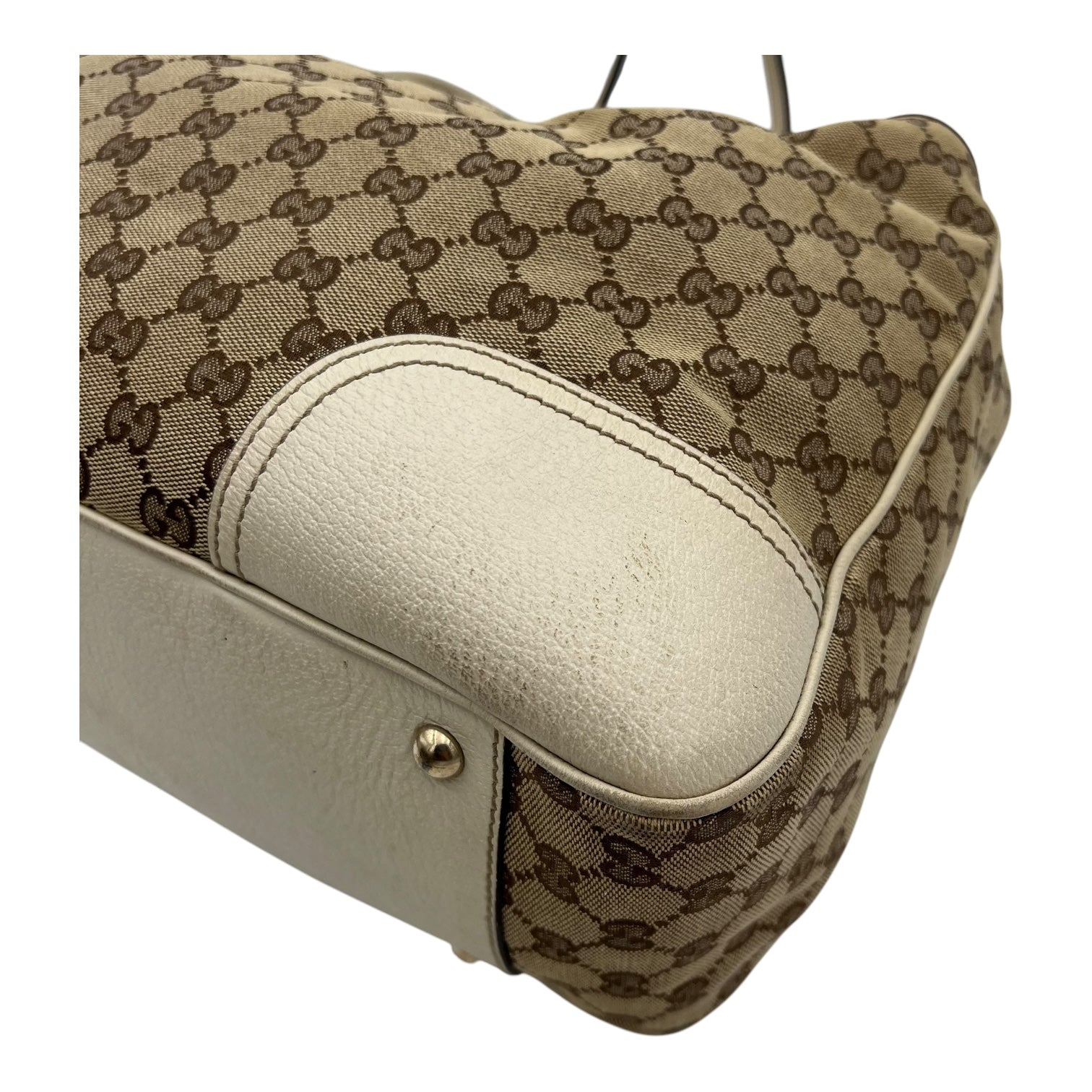 Gucci GG Shoulder Bag White in Canvas, Gold hardware_9