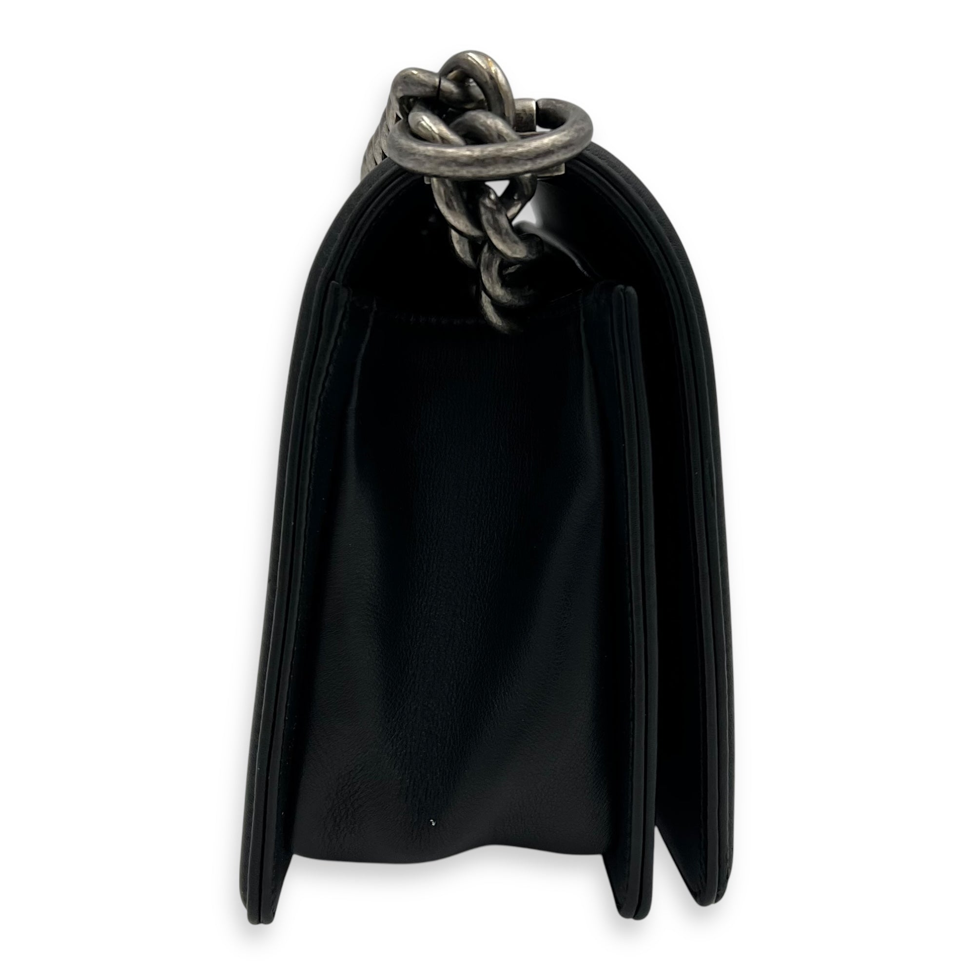 Chanel Boy Medium Black Shoulder Bag in Lambskin, Ruthenium hardware_3