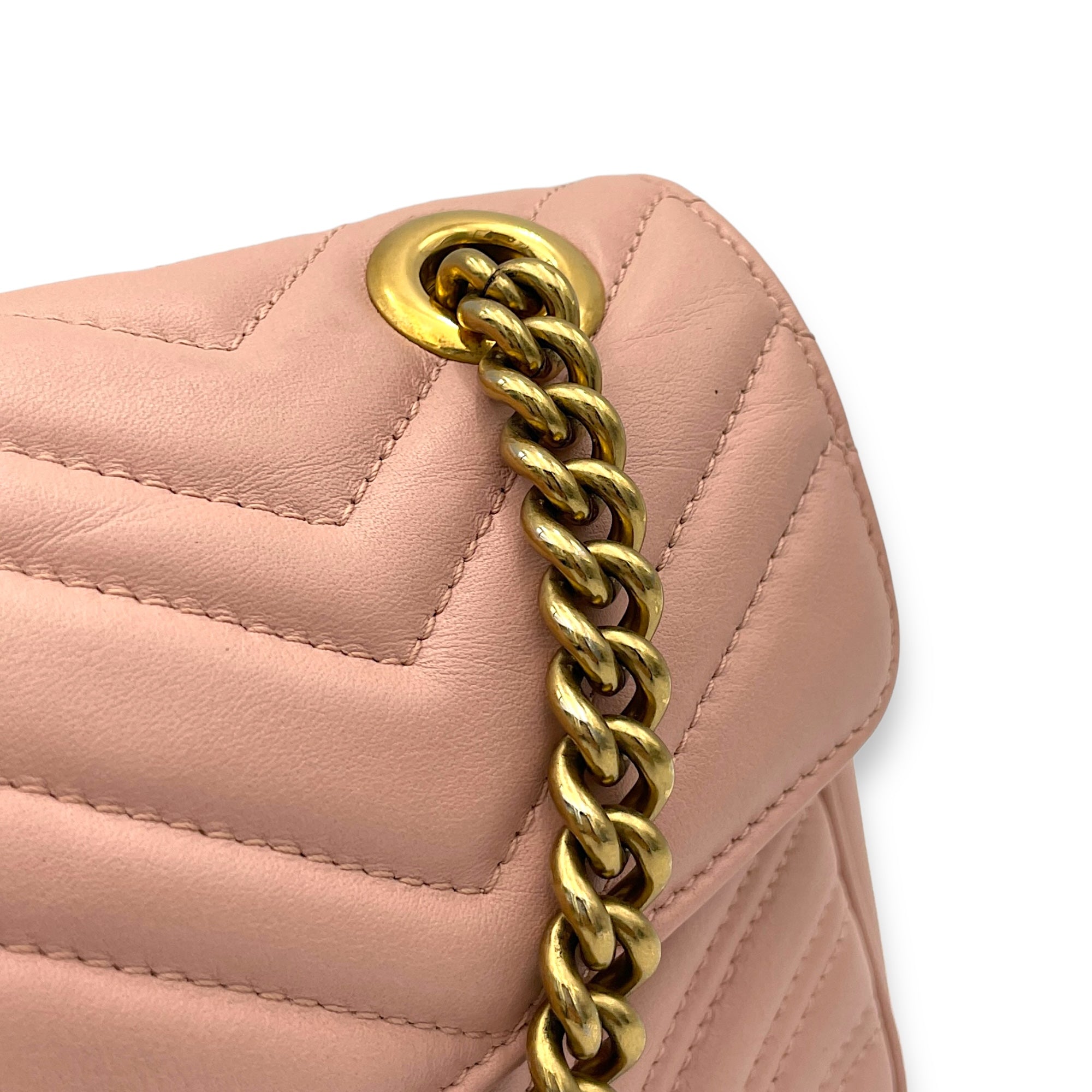 GG Marmont Shoulder Bag Small Pink in Calfskin, Gold hardware